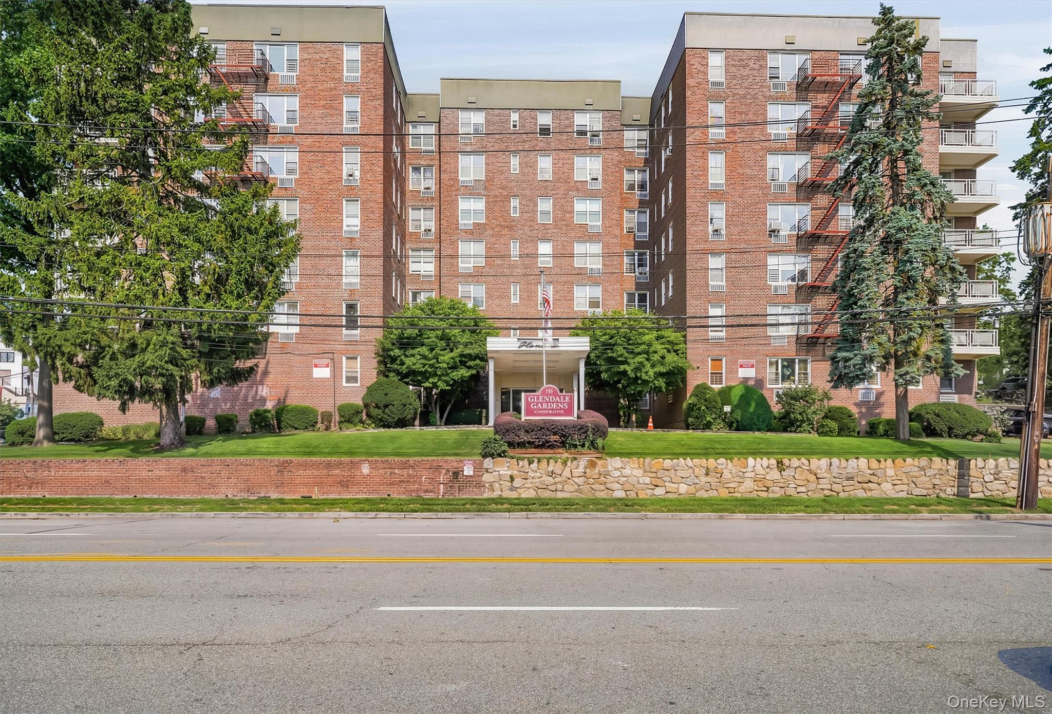 125 Bronx River Road 2f Property Photo 1
