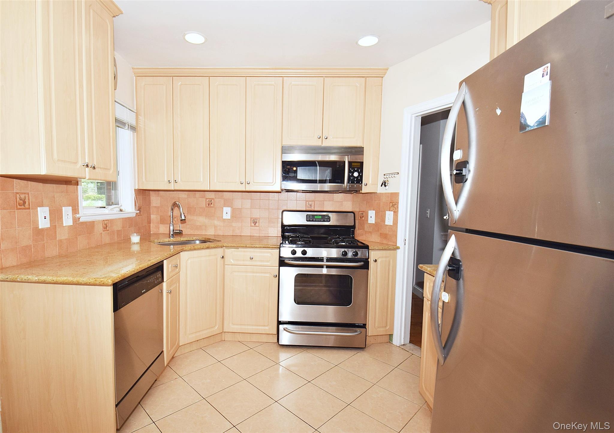 35 Rose Lane Property Photo 7
