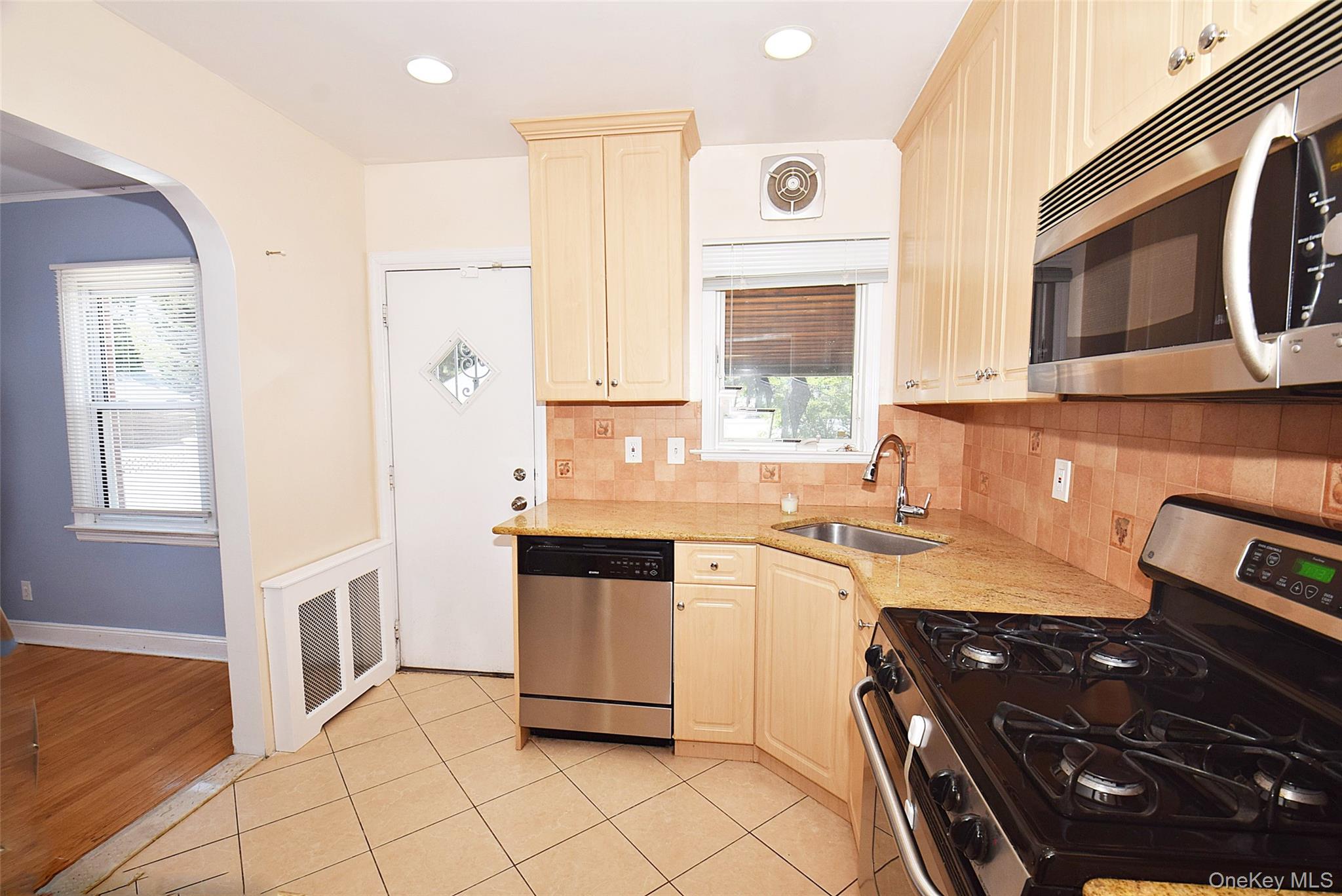 35 Rose Lane Property Photo 8