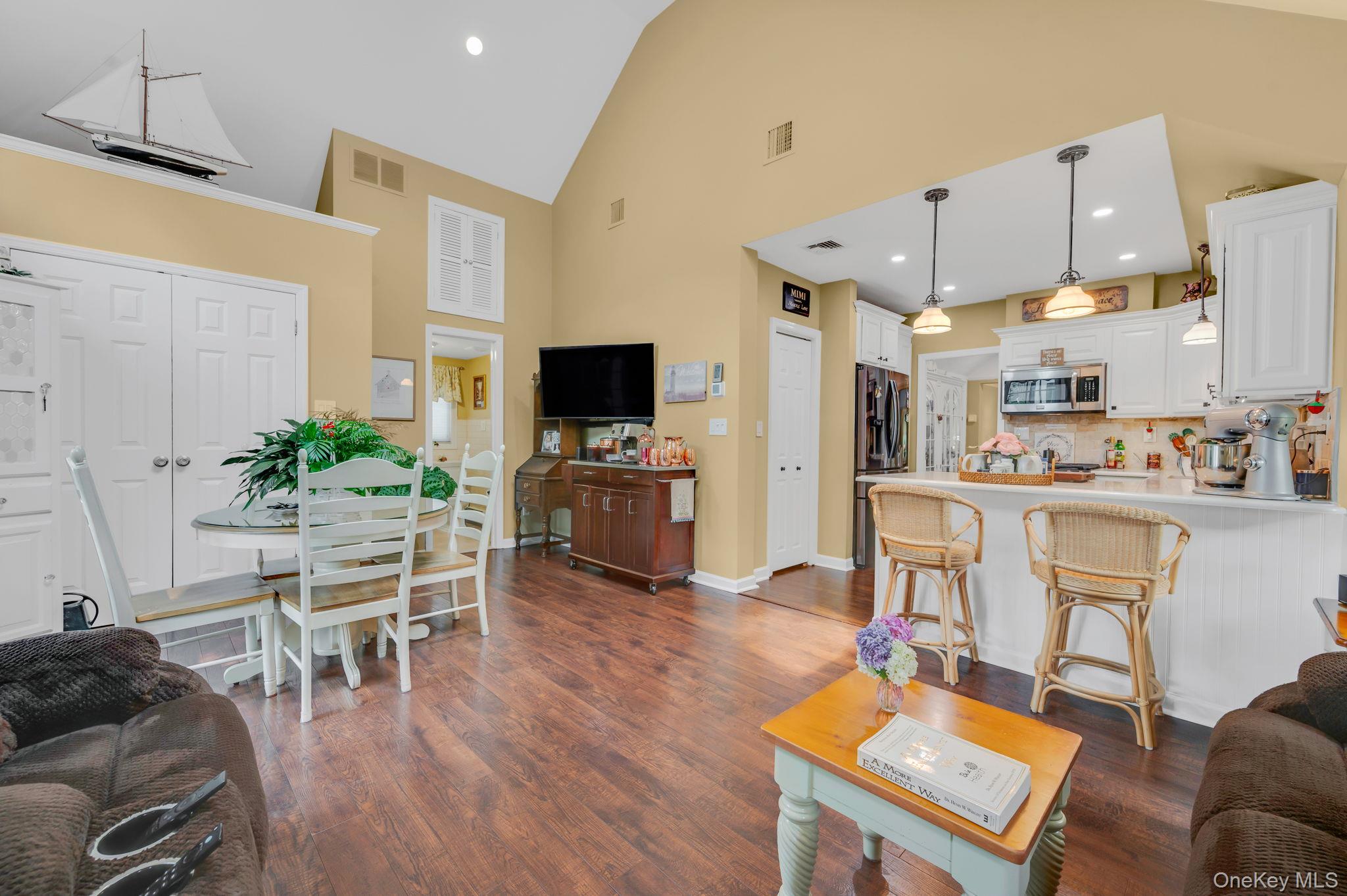 527 Brooklyn Boulevard Property Photo 12