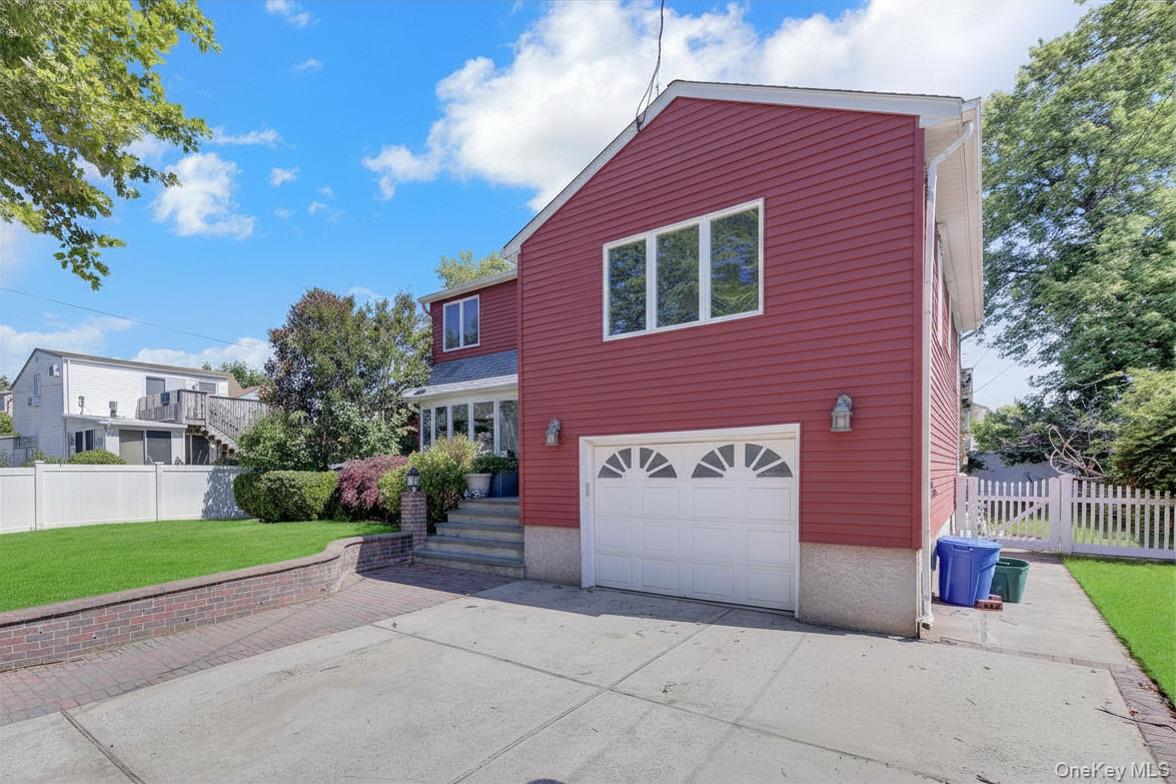 3477 Woodward Street Property Photo 2