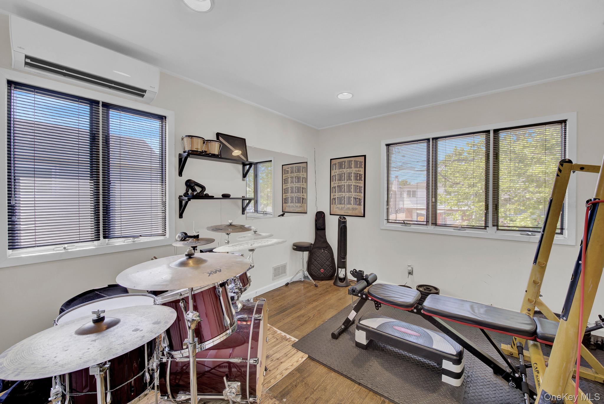3477 Woodward Street Property Photo 16
