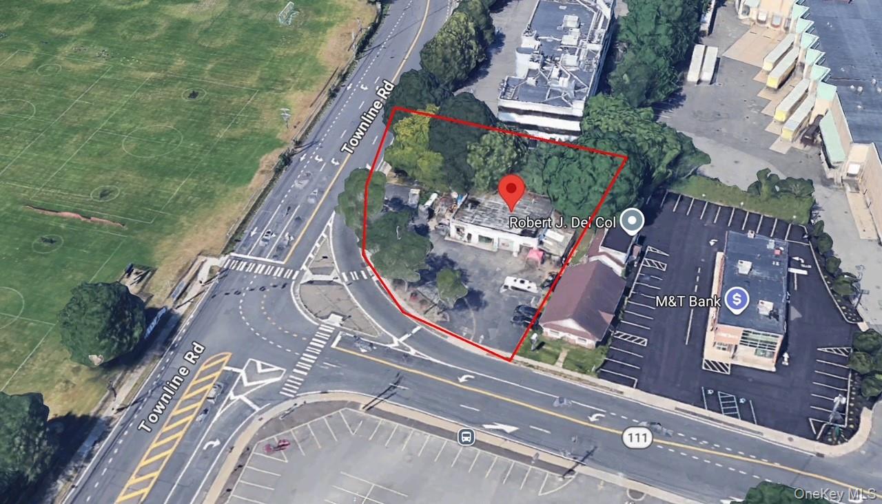 554 Hauppauge Road Property Photo 3