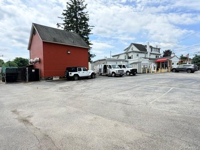 2147 Albany Post Road Property Photo 6