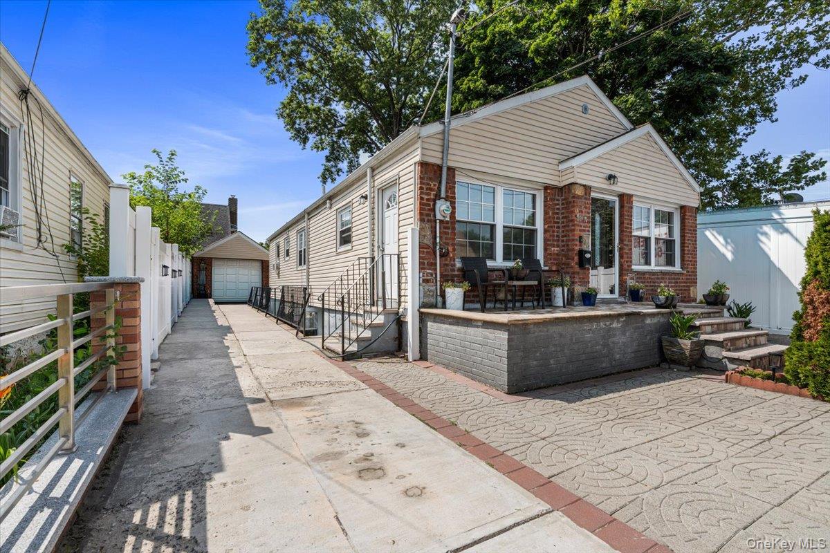 18710 121st Avenue Property Photo 3