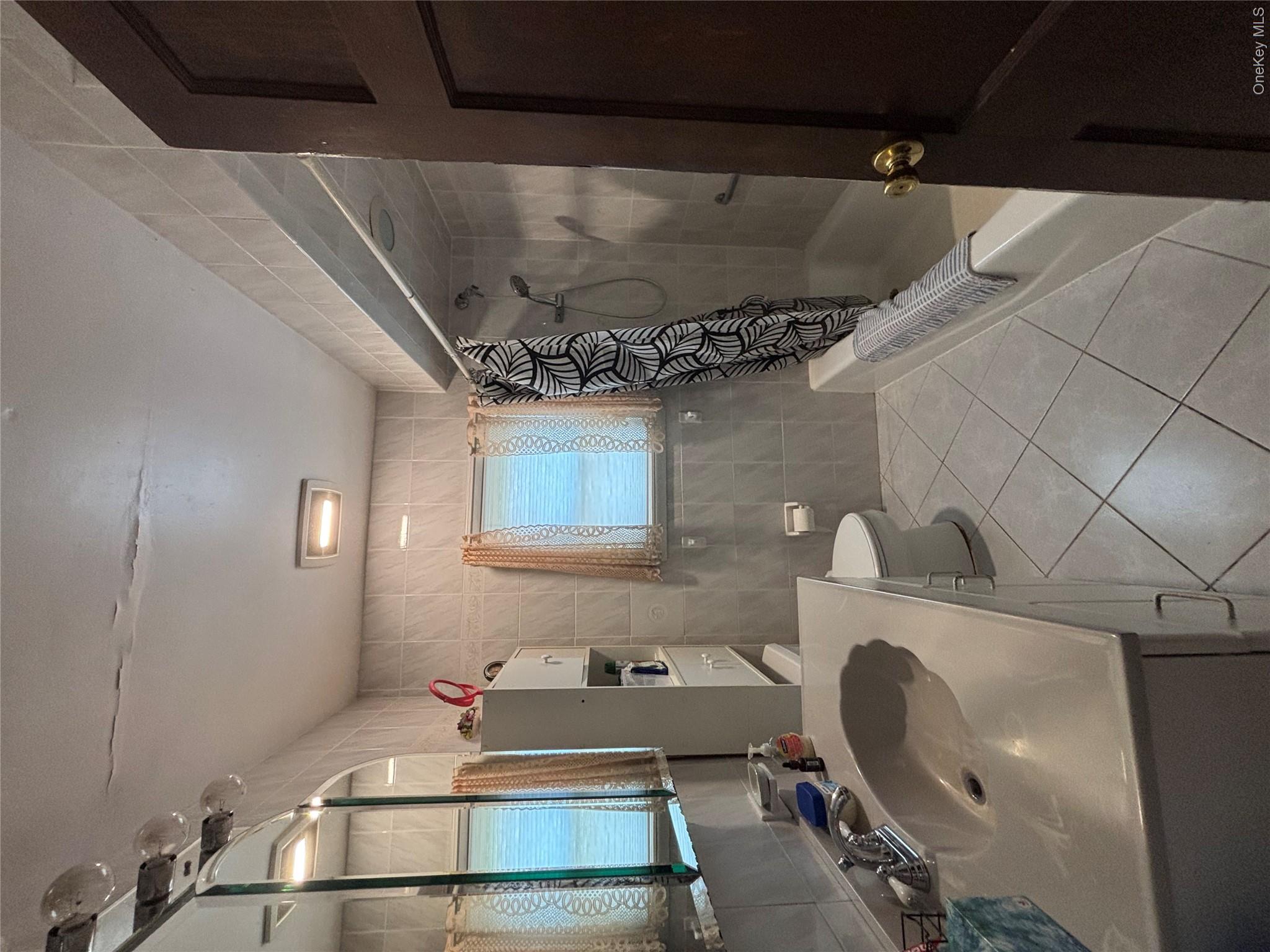 1054 Highland Street Property Photo 8