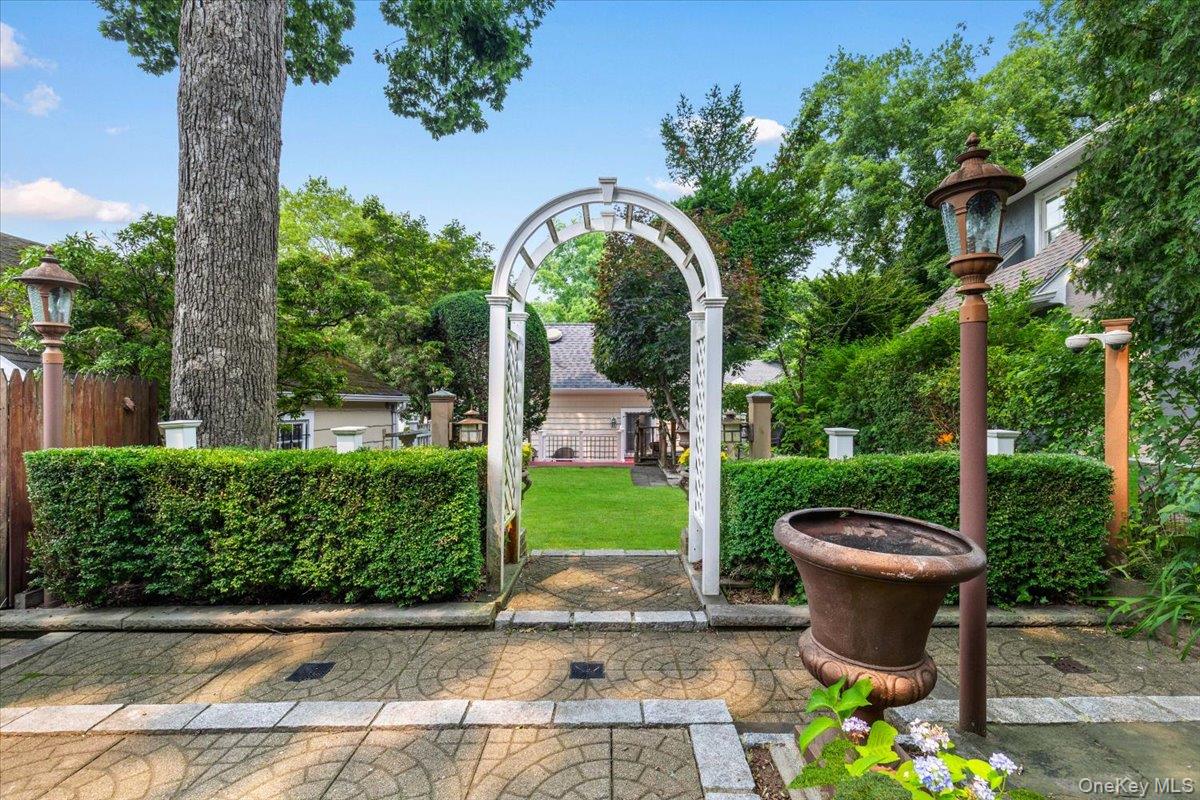 54 Aka 58 Kingston Avenue Property Photo 13