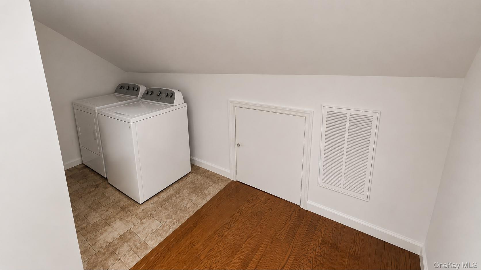 51 E Hollywood Avenue Property Photo 8