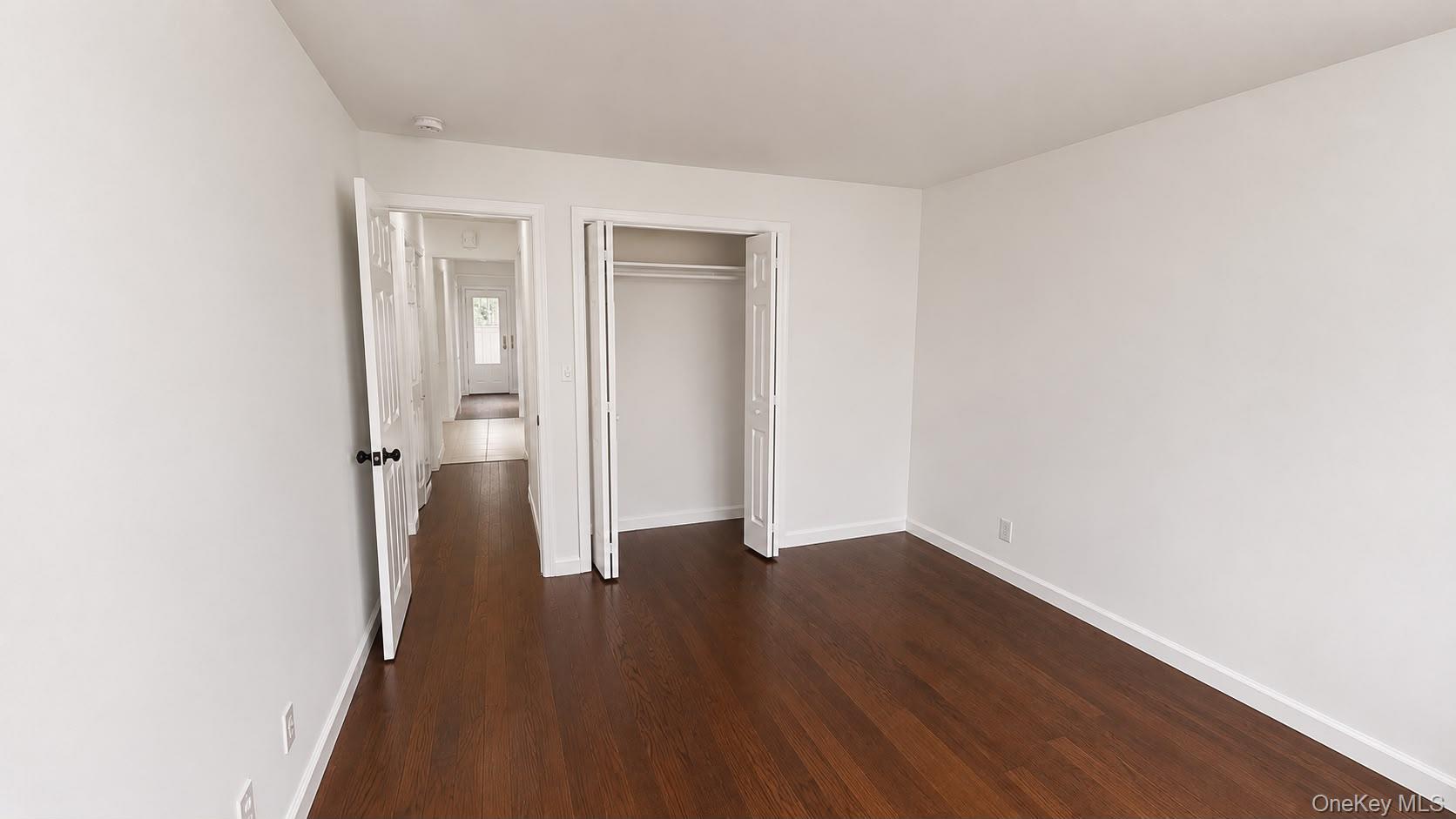 51 E Hollywood Avenue Property Photo 12