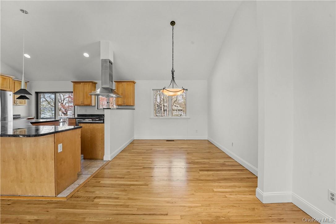 6 Scarborough Circle Property Photo 8
