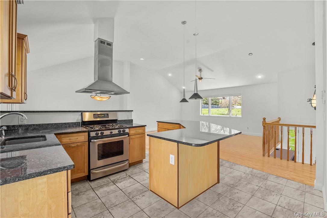 6 Scarborough Circle Property Photo 9
