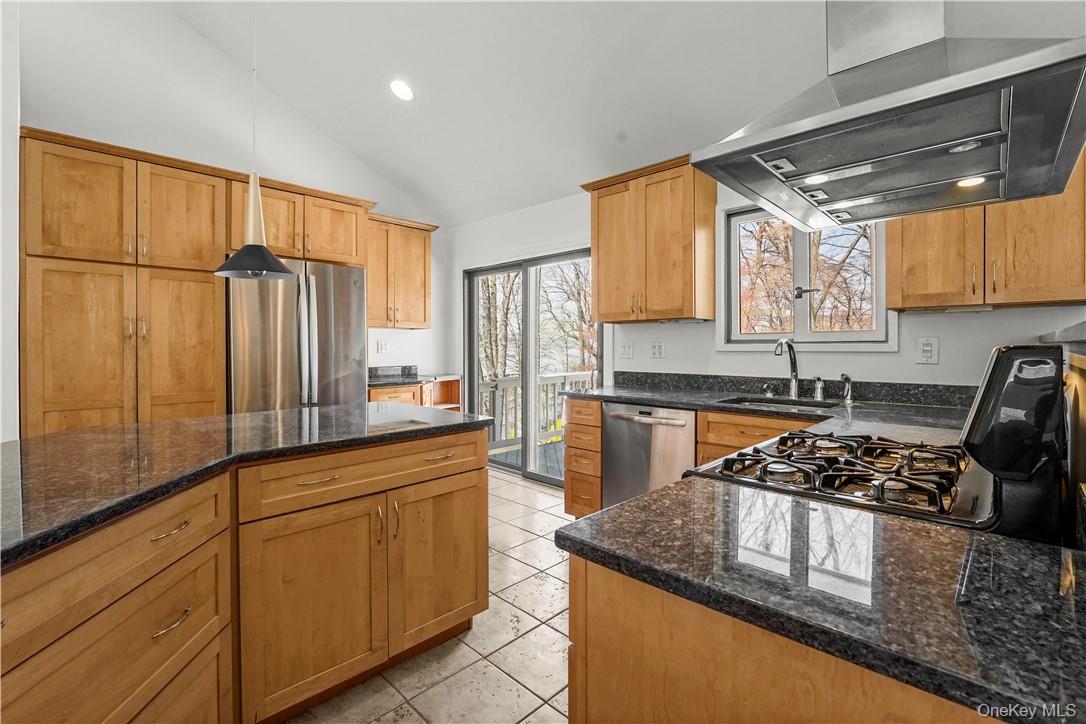6 Scarborough Circle Property Photo 10