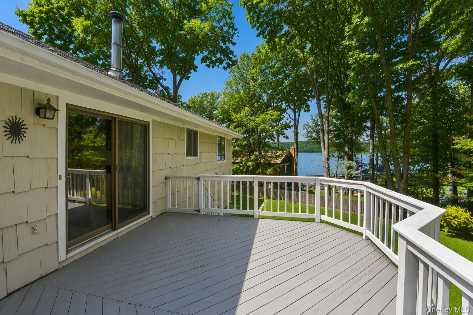 6 Scarborough Circle Property Photo 11