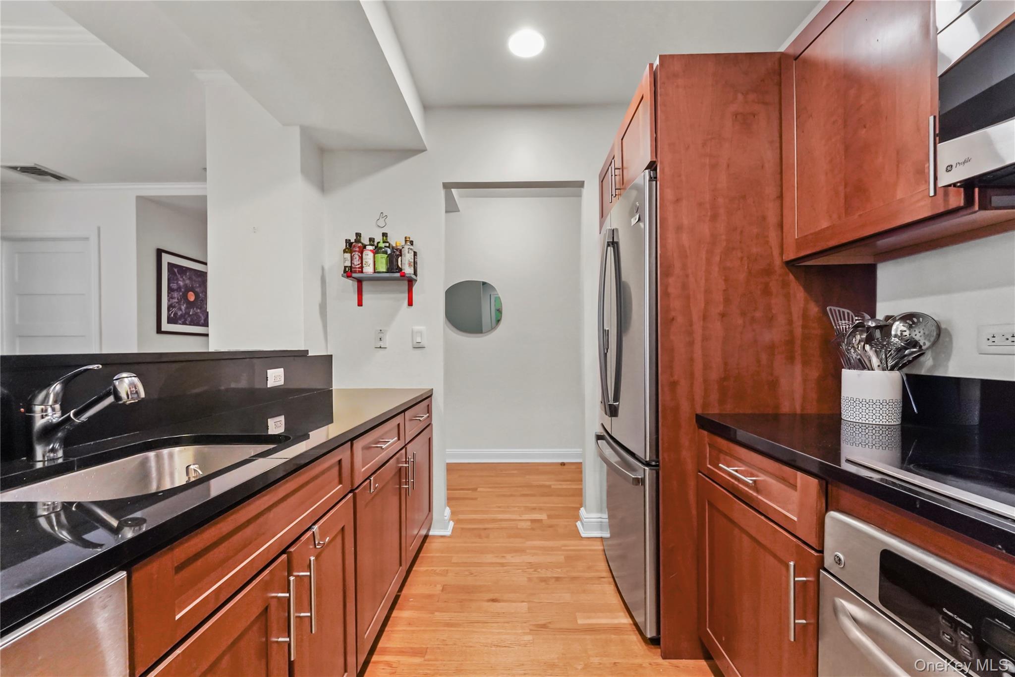 225 Stanley Avenue 419 Property Photo 10