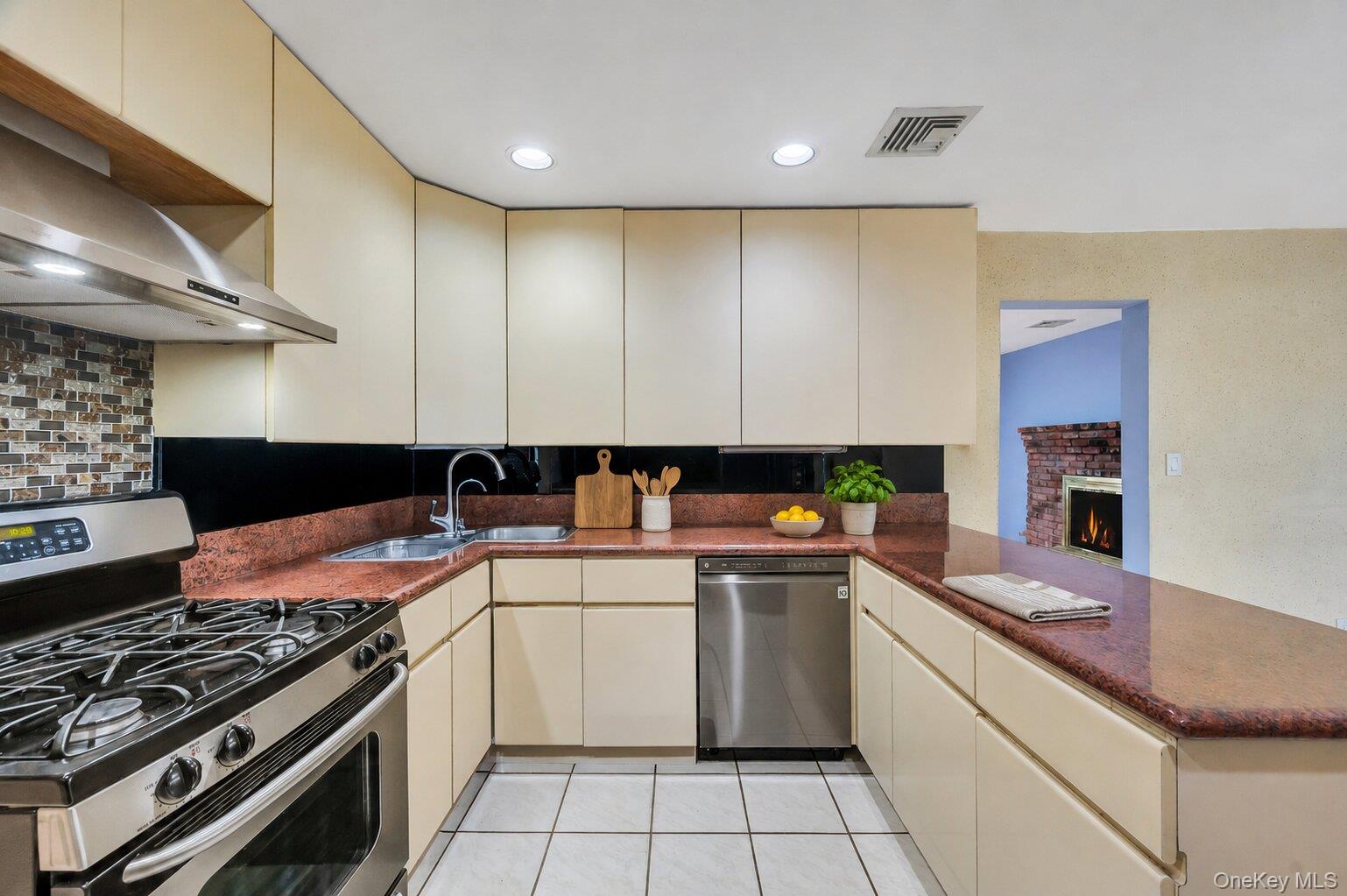 111 Melanie Drive Property Photo 11