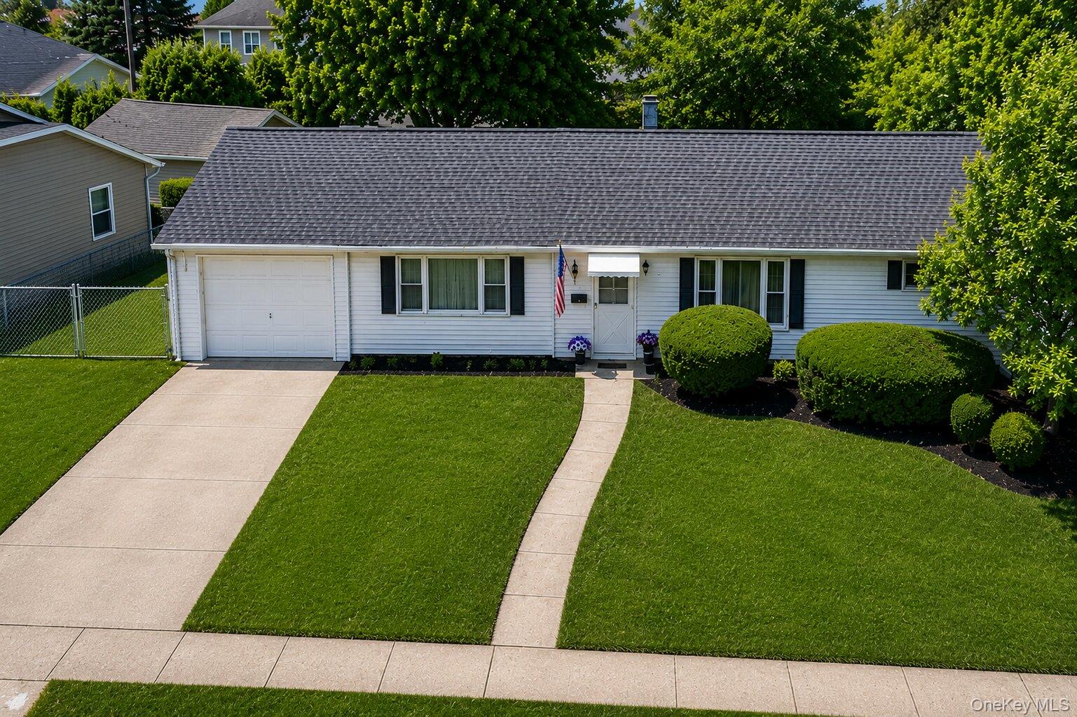 43 Plainedge Drive Property Photo 3