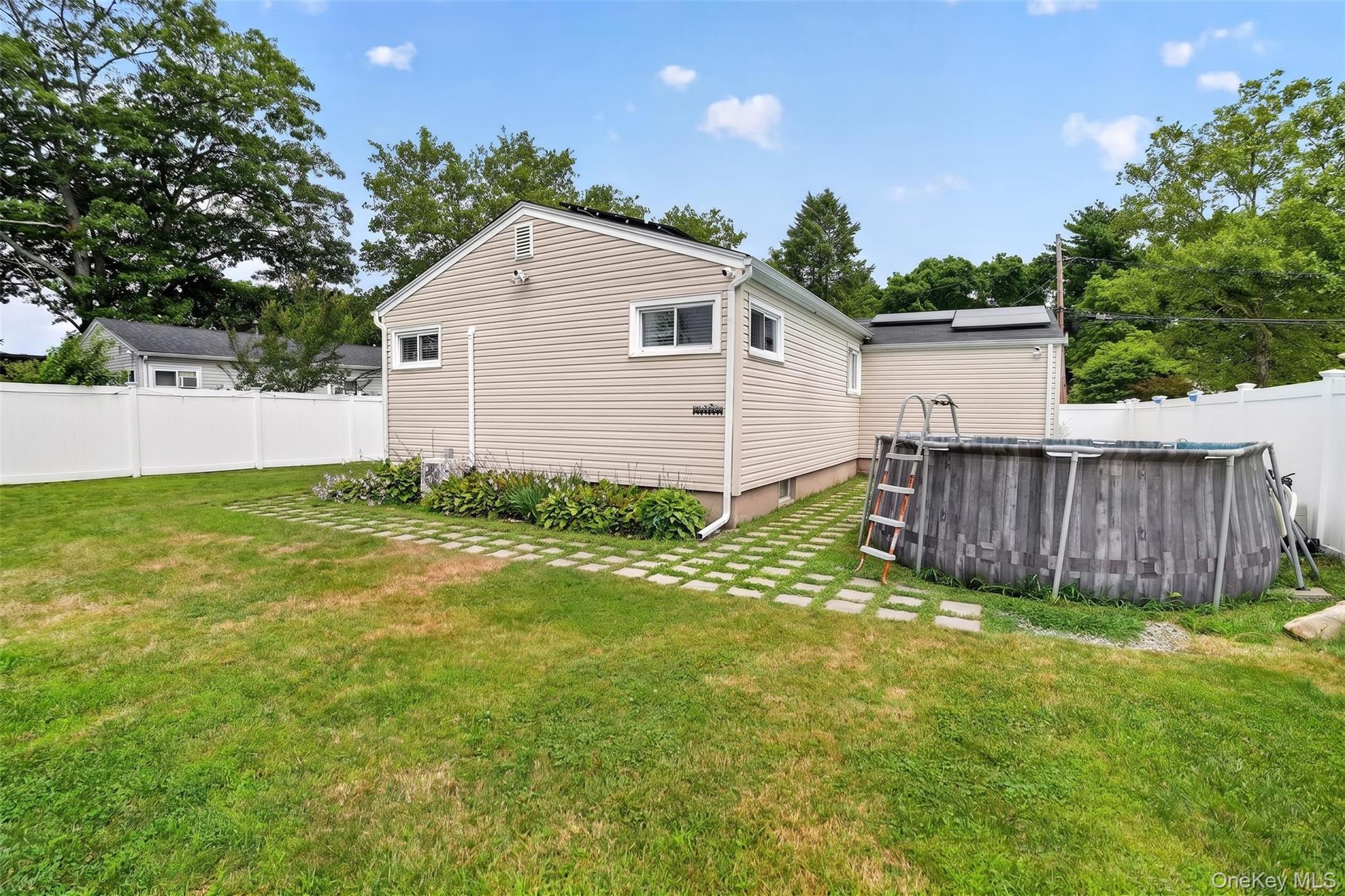 50 Lantern Street Property Photo 6