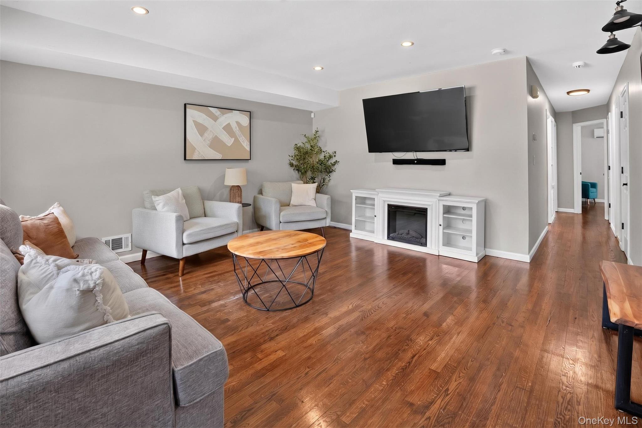 50 Lantern Street Property Photo 7