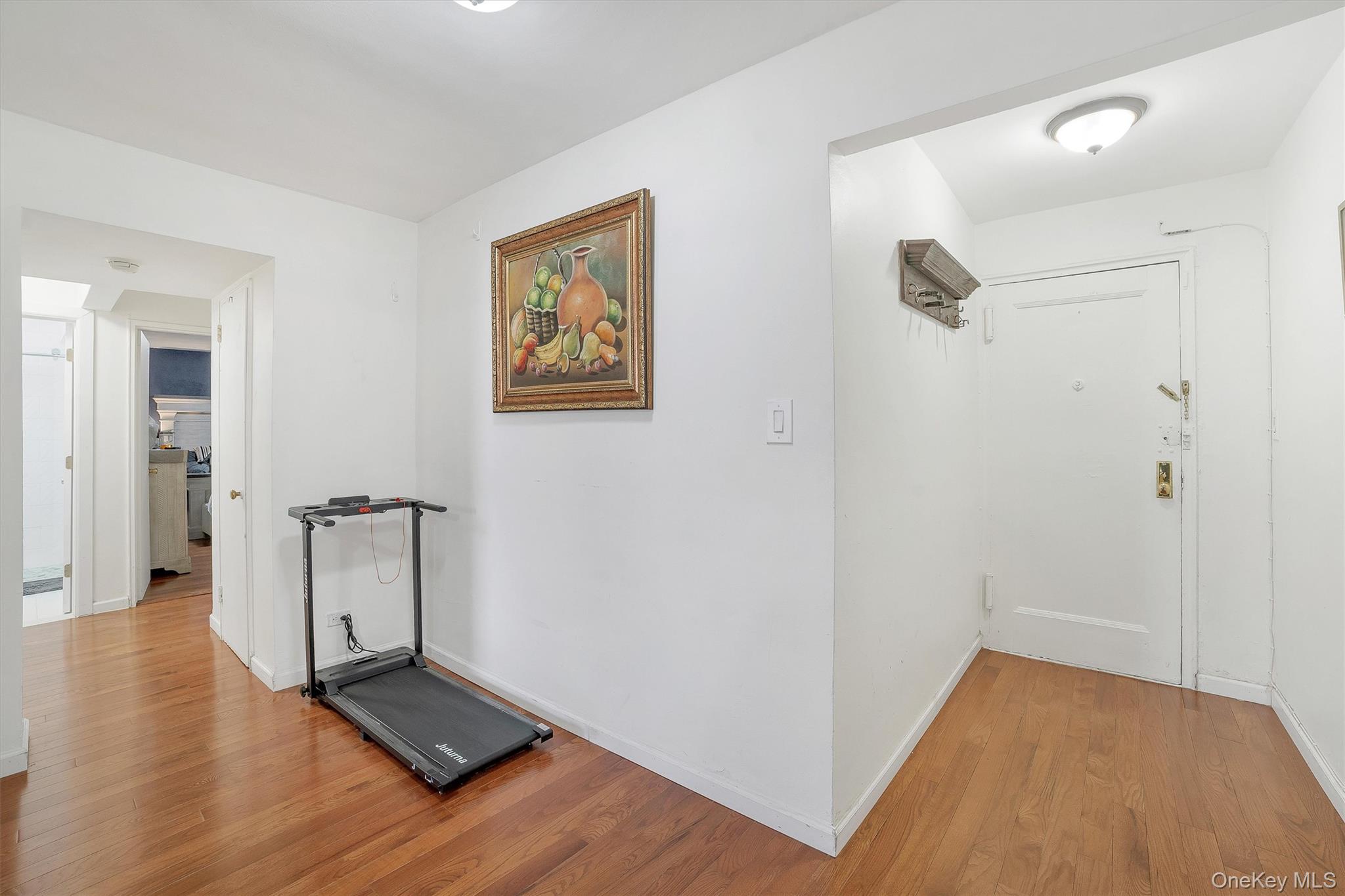 2750 Olinville Avenue 1k Property Photo 3