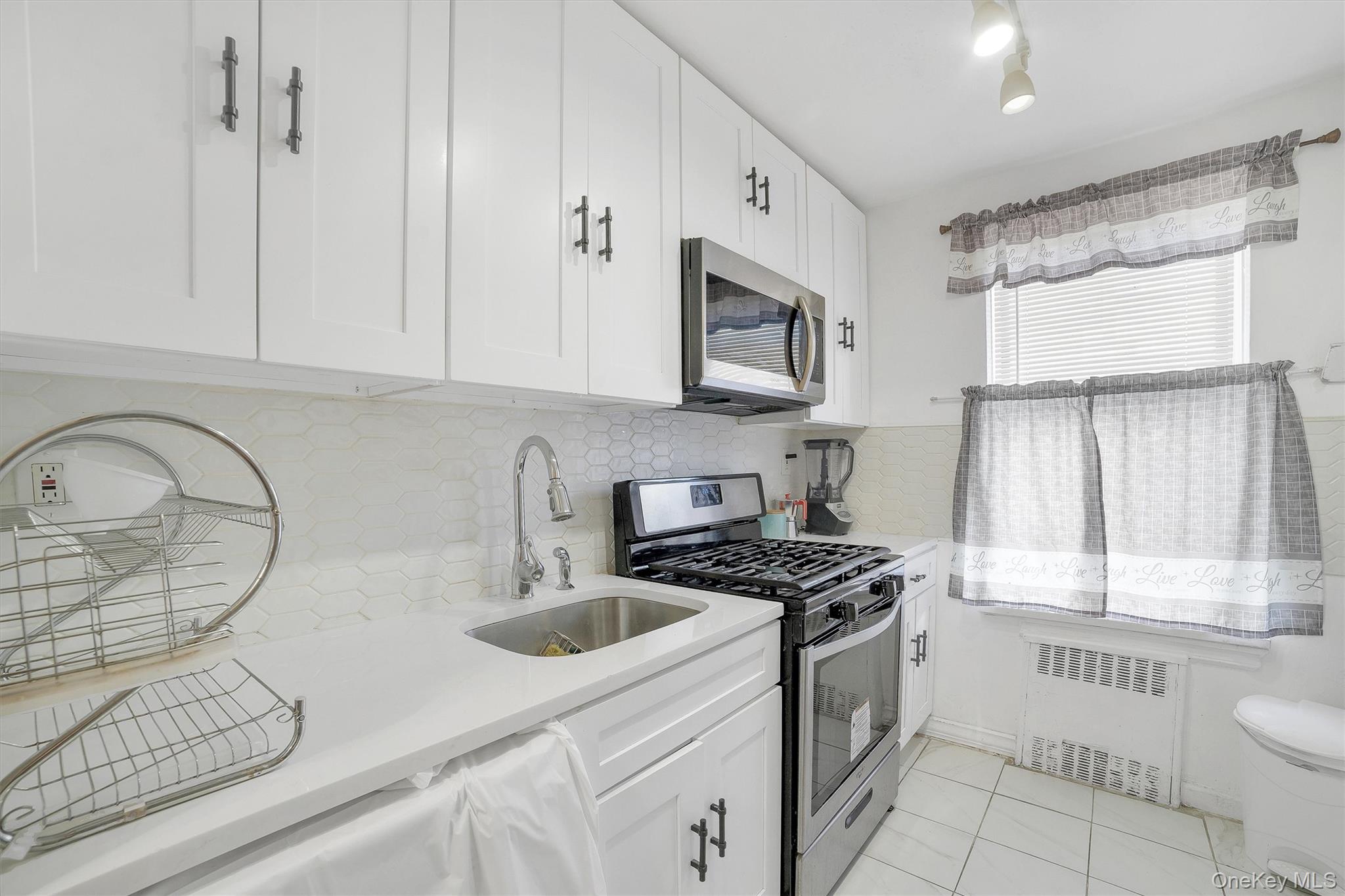 2750 Olinville Avenue 1k Property Photo 11