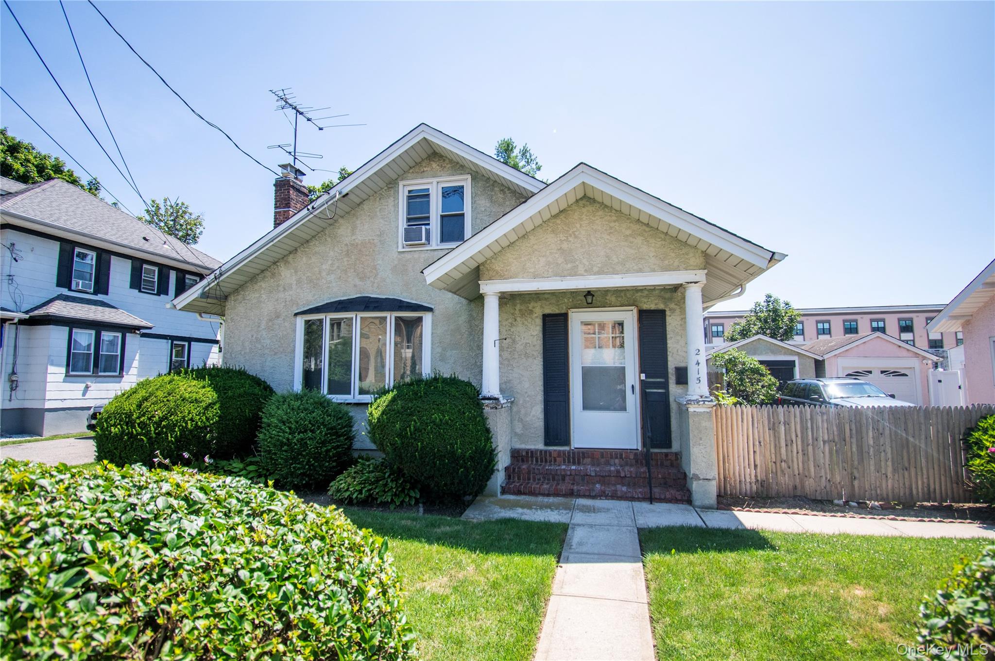 2415 Gale Avenue Property Photo 1
