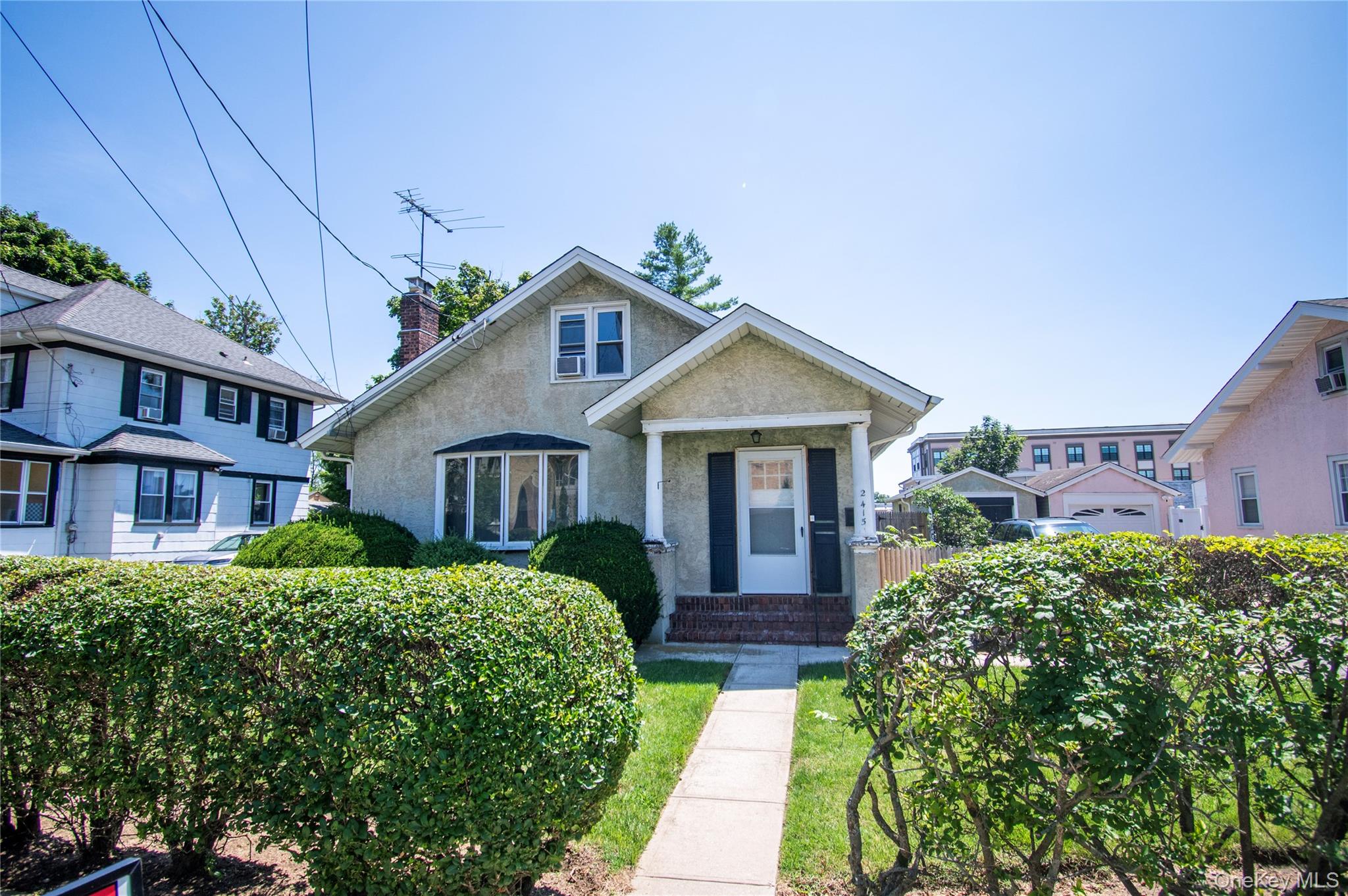 2415 Gale Avenue Property Photo 2