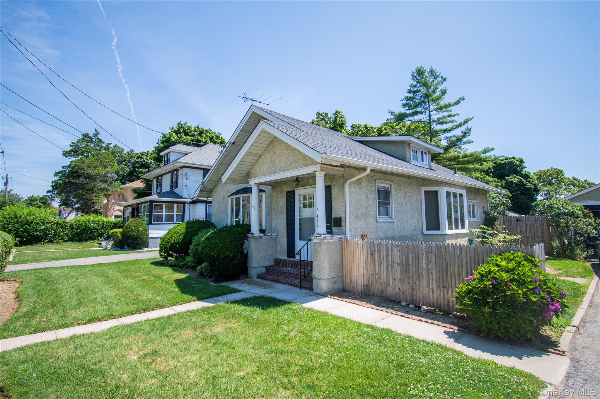 2415 Gale Avenue Property Photo 3
