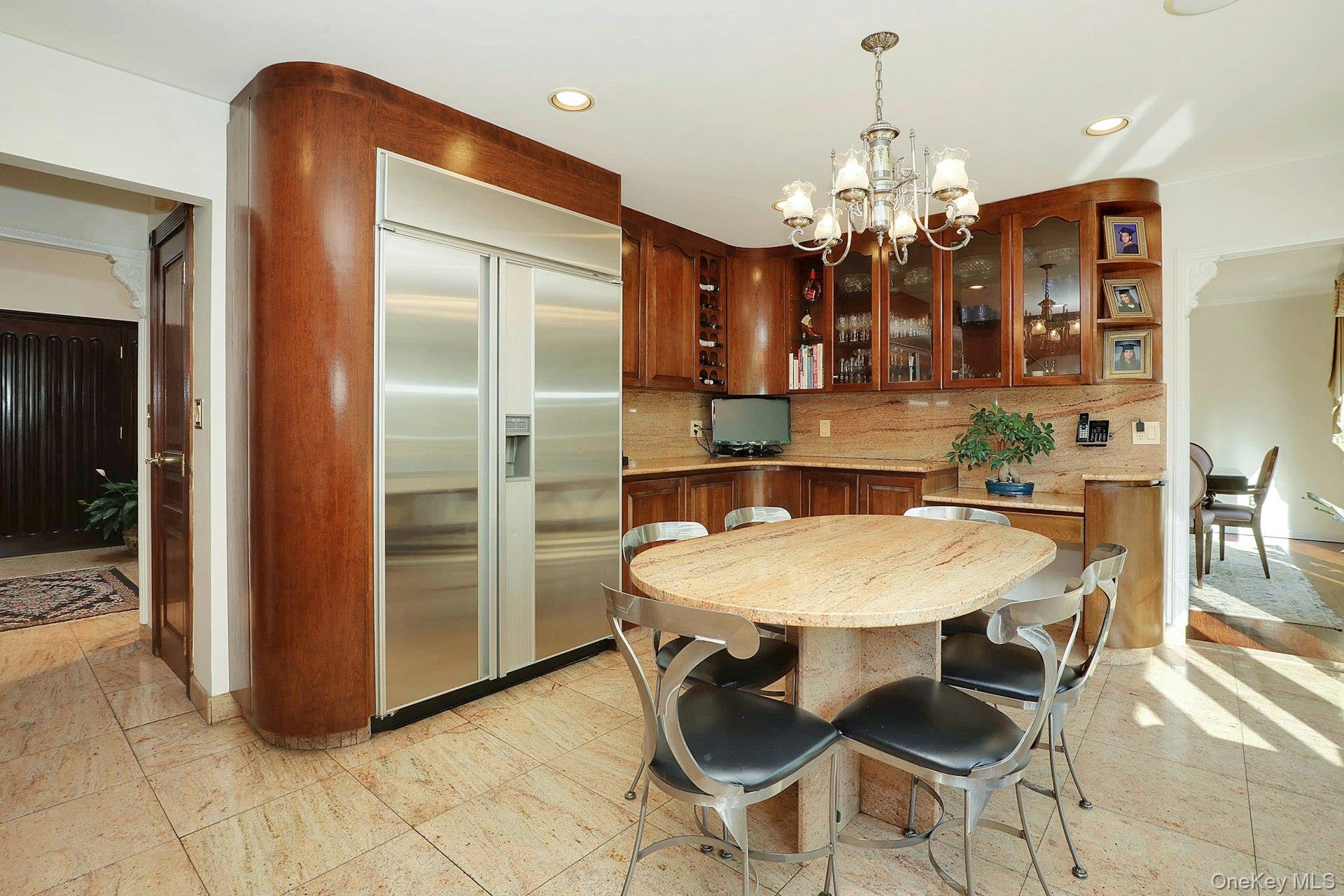 650 Bryant Avenue Property Photo 7