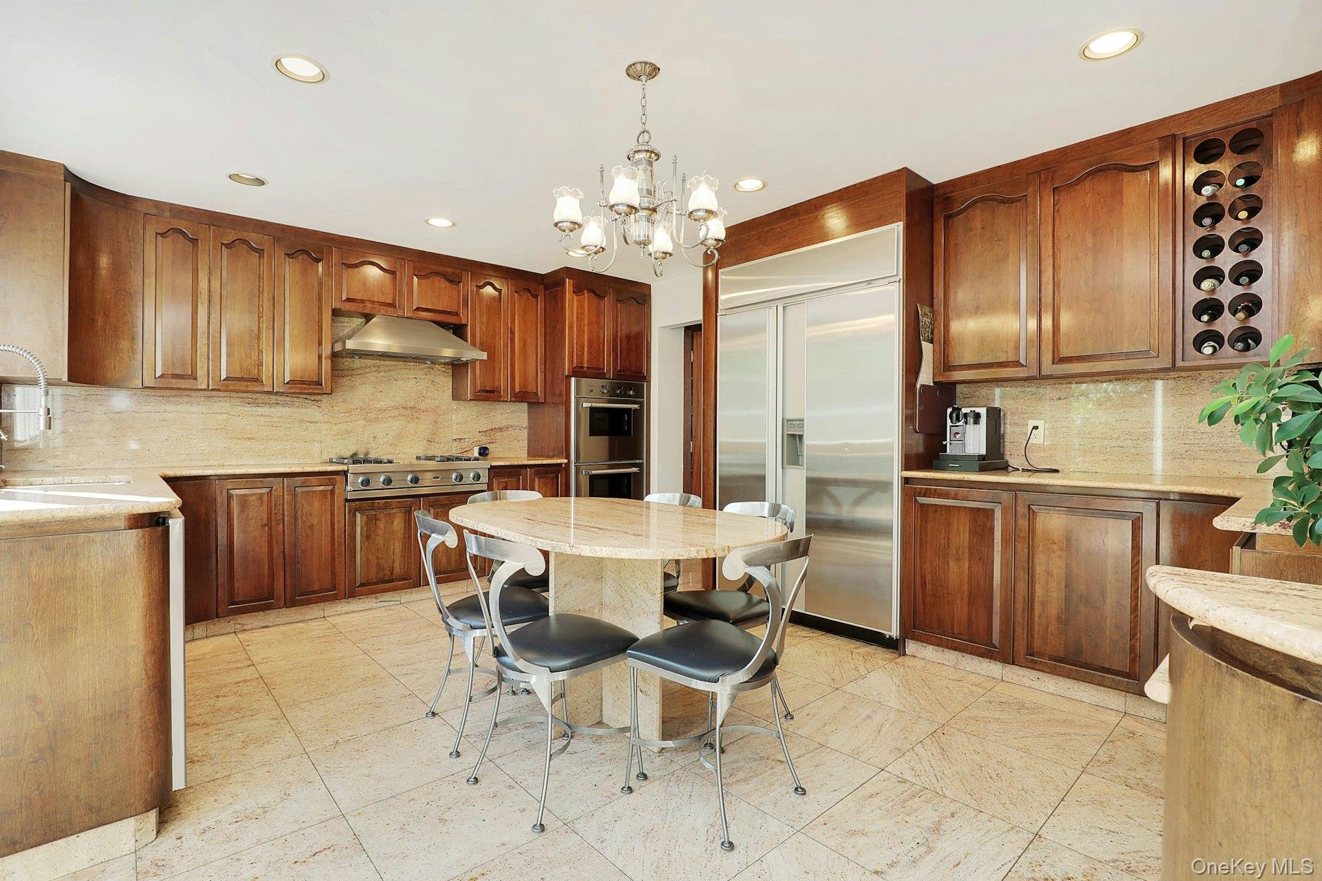 650 Bryant Avenue Property Photo 9