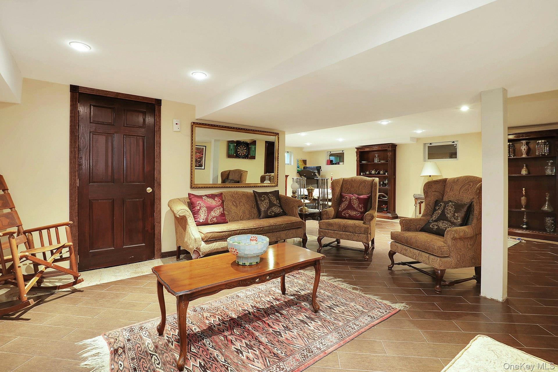 650 Bryant Avenue Property Photo 11