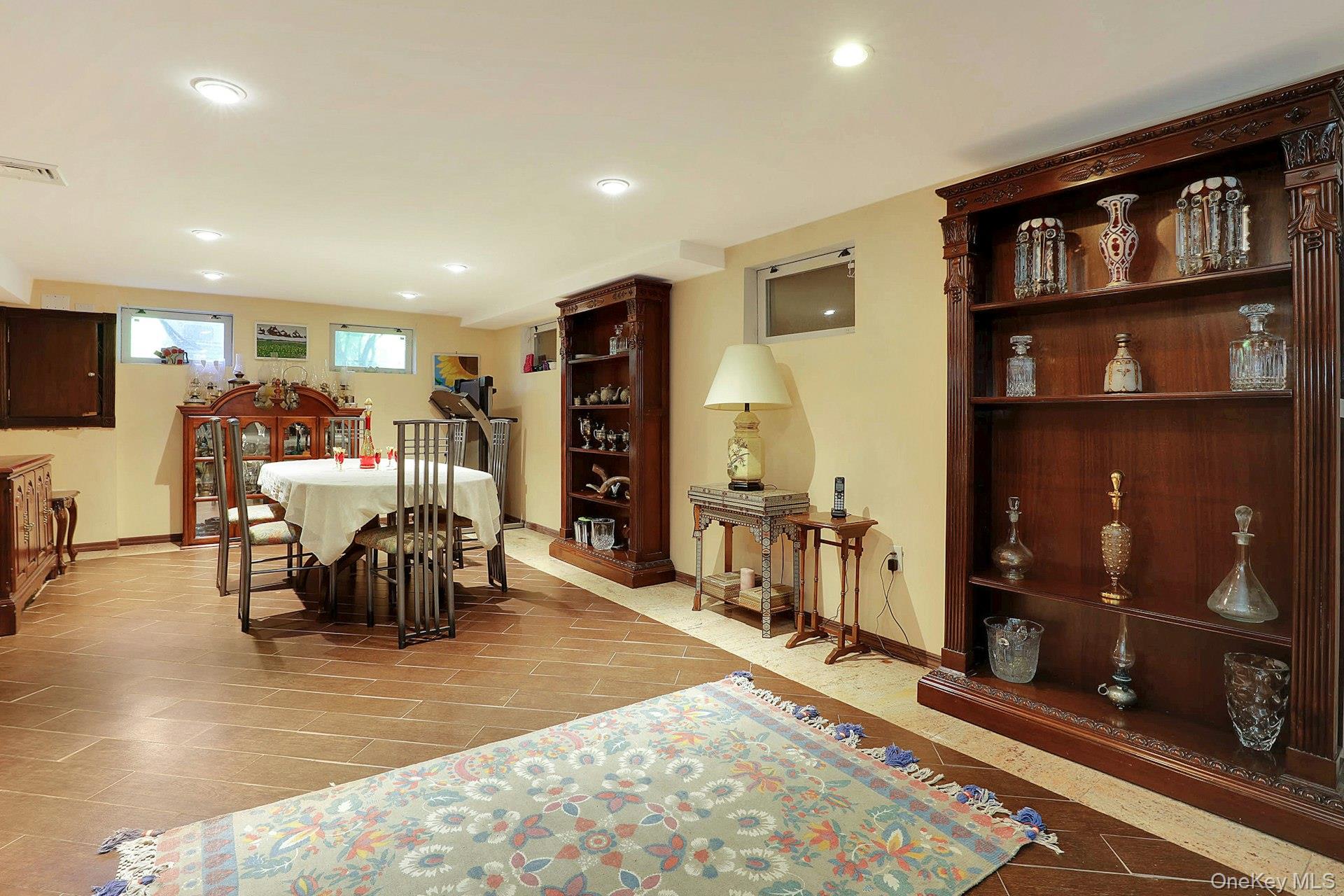 650 Bryant Avenue Property Photo 12