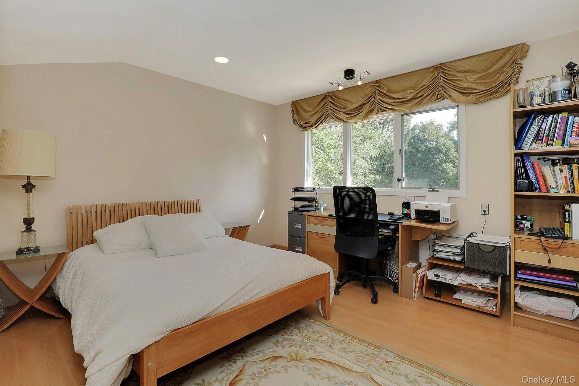 650 Bryant Avenue Property Photo 18