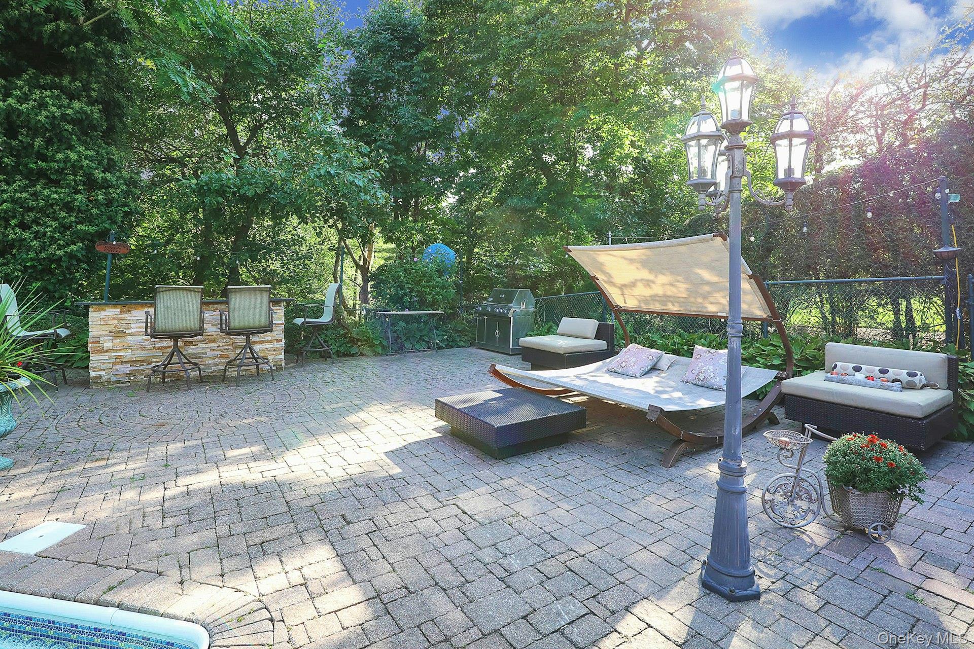 650 Bryant Avenue Property Photo 22