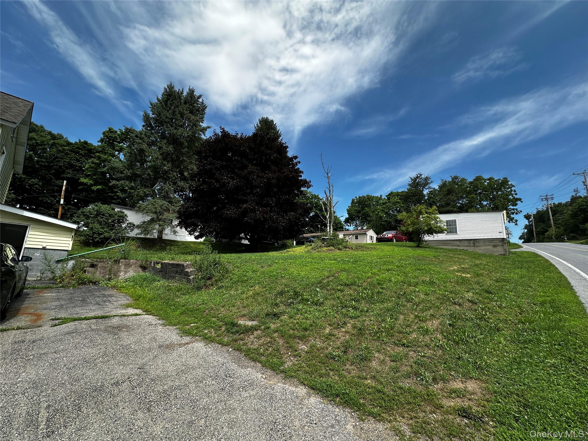 245-249 Lattintown Road Property Photo 23