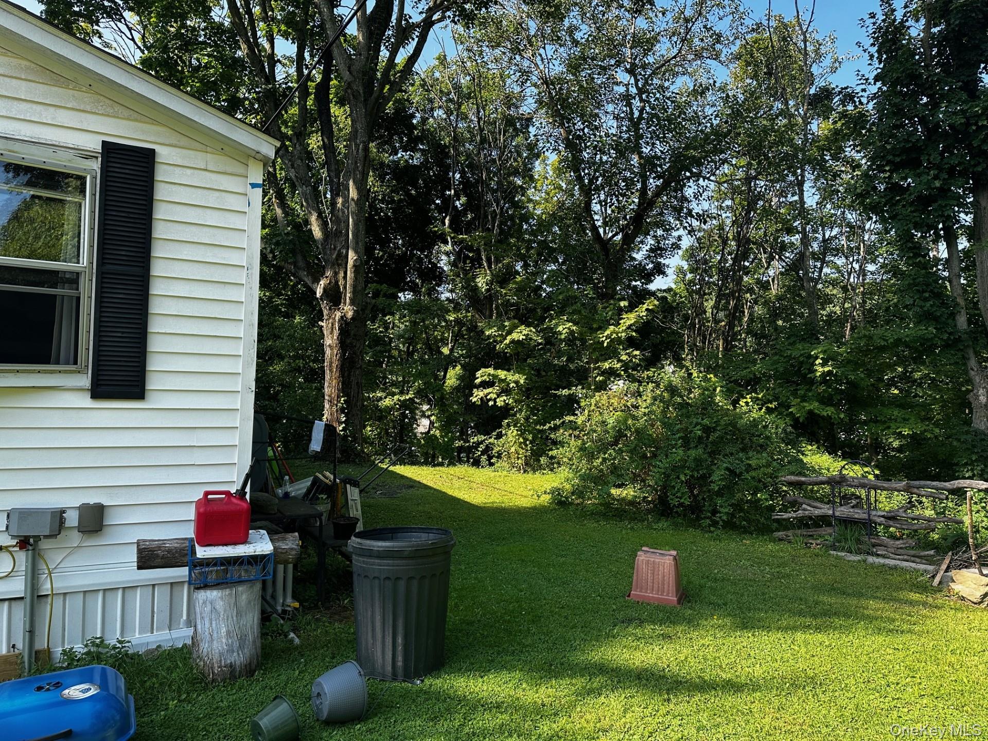 245-249 Lattintown Road Property Photo 31