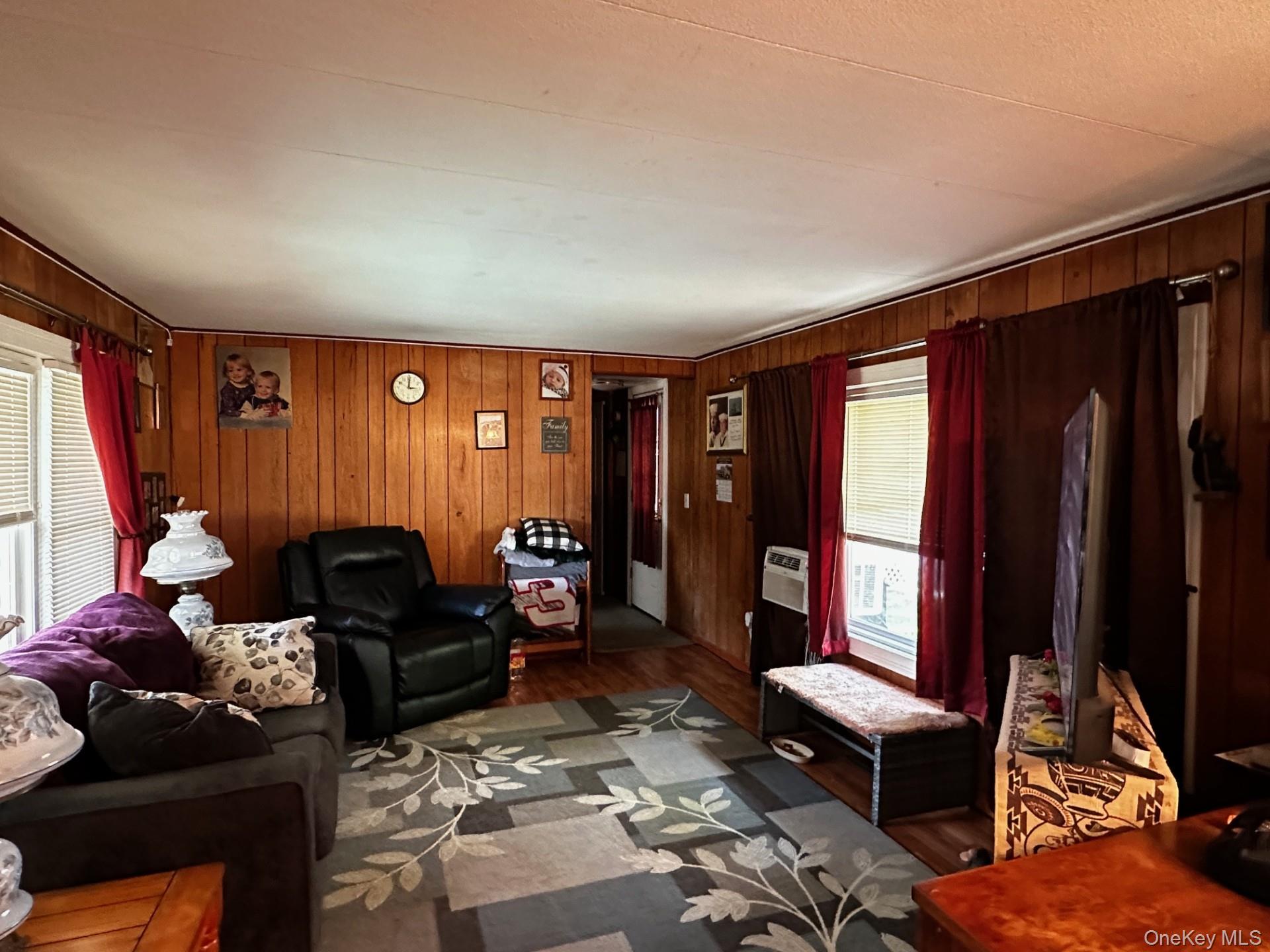 245-249 Lattintown Road Property Photo 34