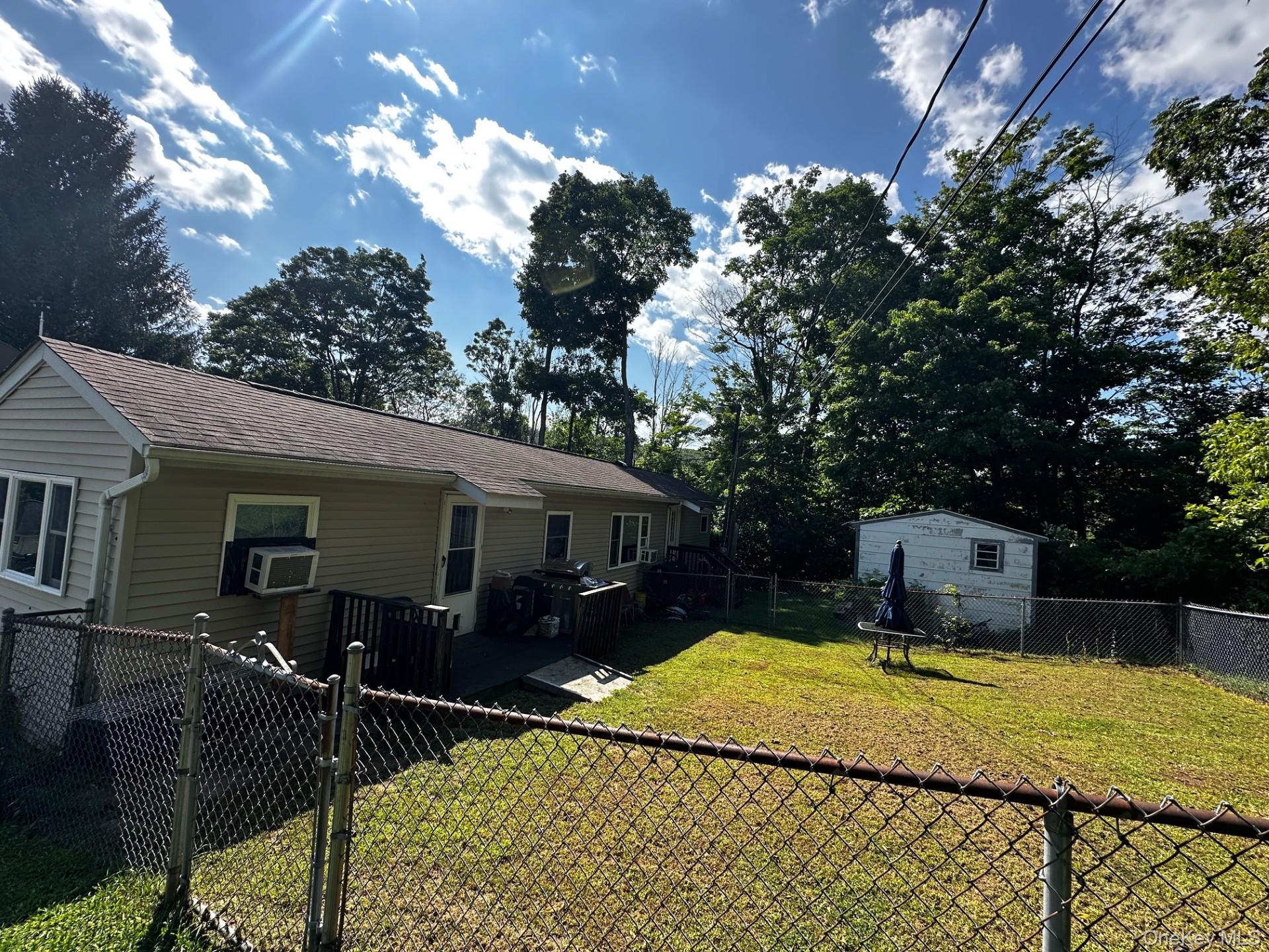 245-249 Lattintown Road Property Photo 39