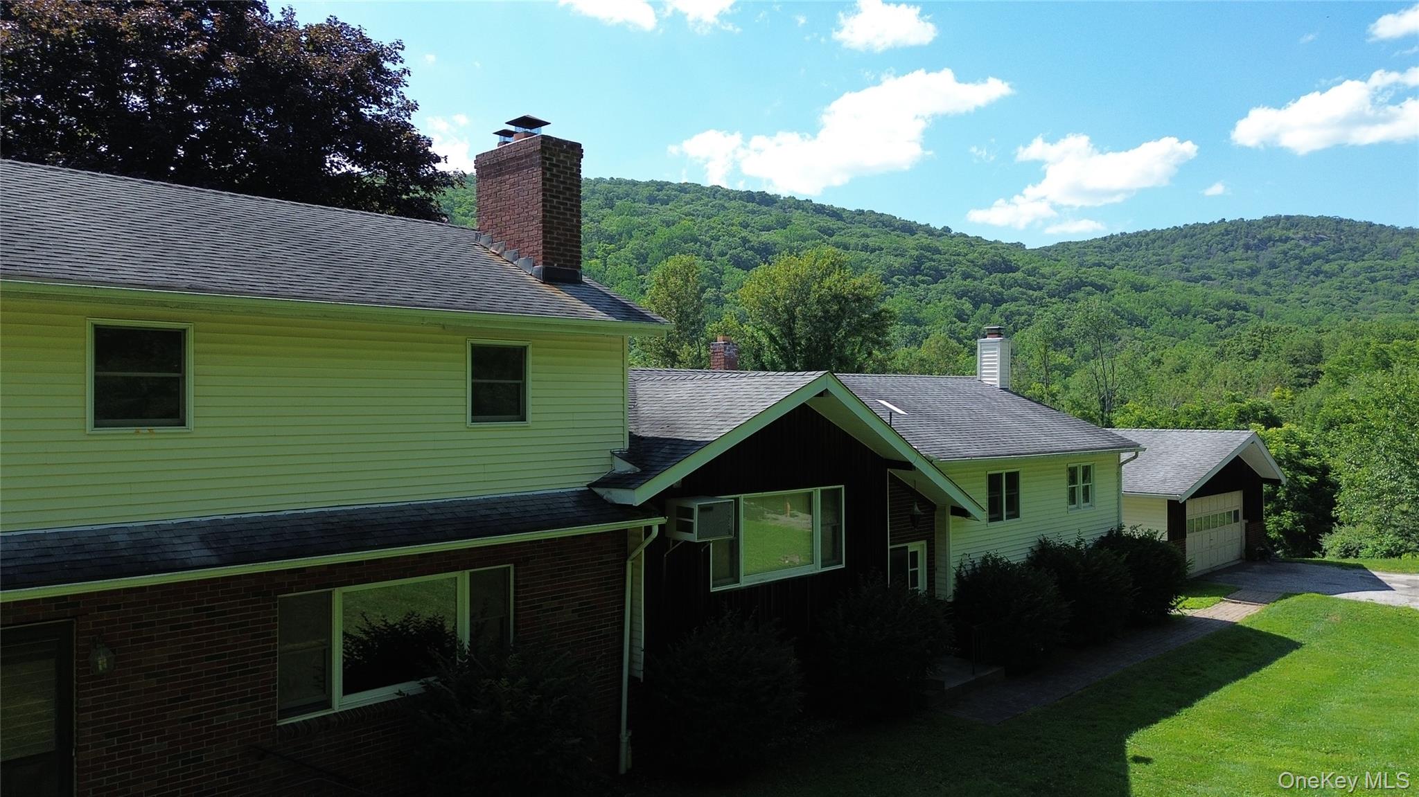 357 W Dover Road Property Photo 1