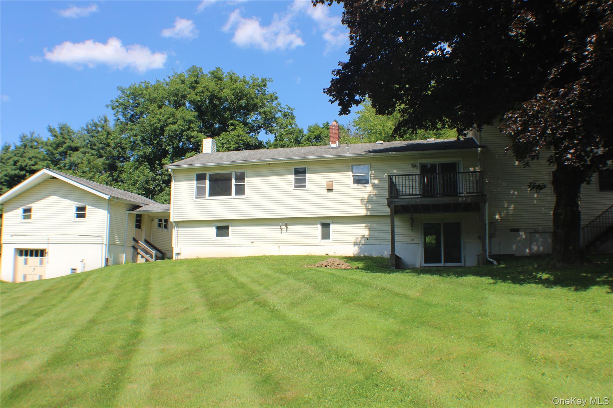 357 W Dover Road Property Photo 5