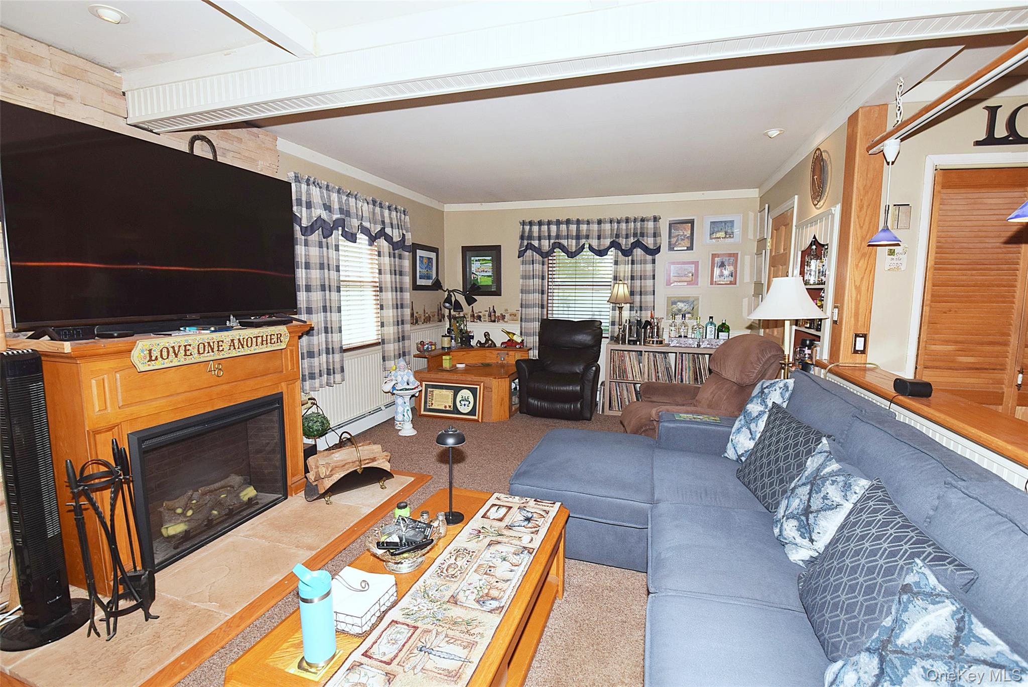 48 Barnyard Lane Property Photo 3
