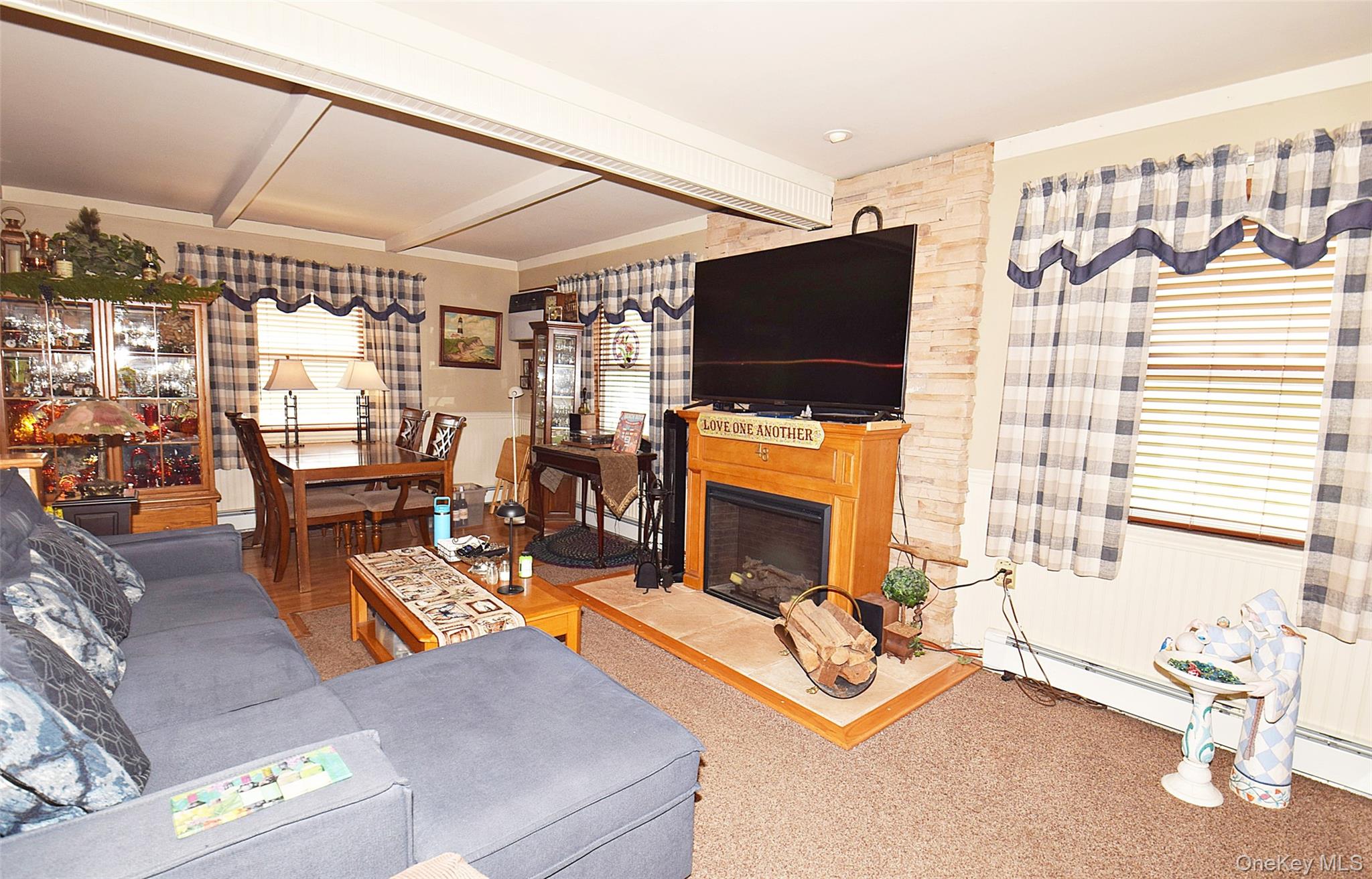 48 Barnyard Lane Property Photo 4