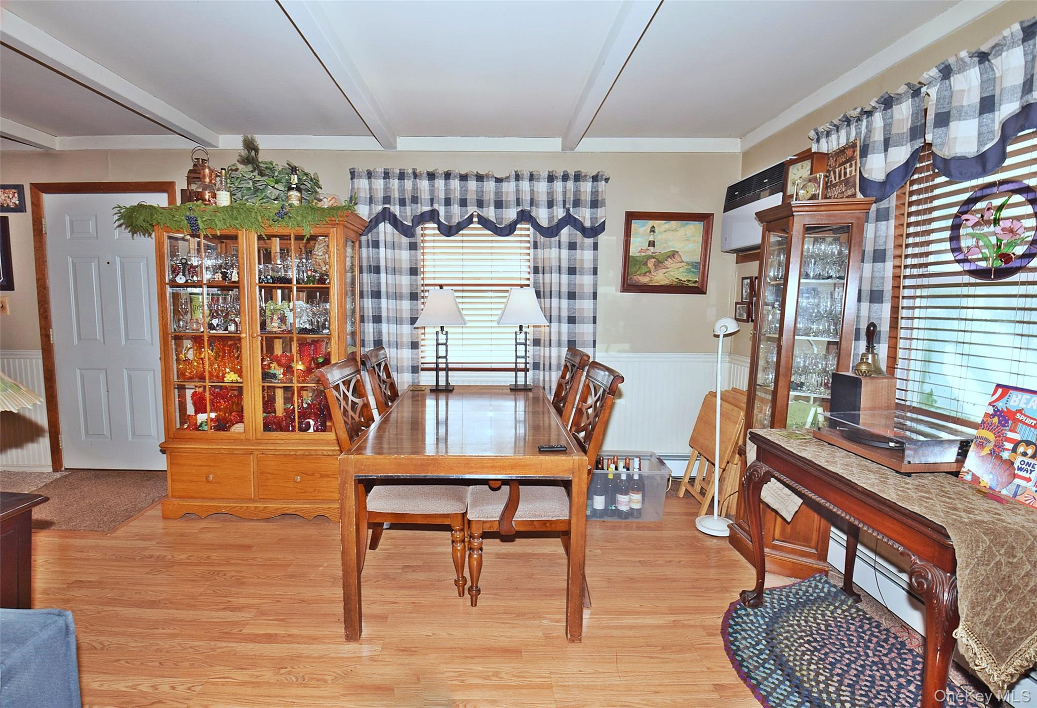 48 Barnyard Lane Property Photo 6