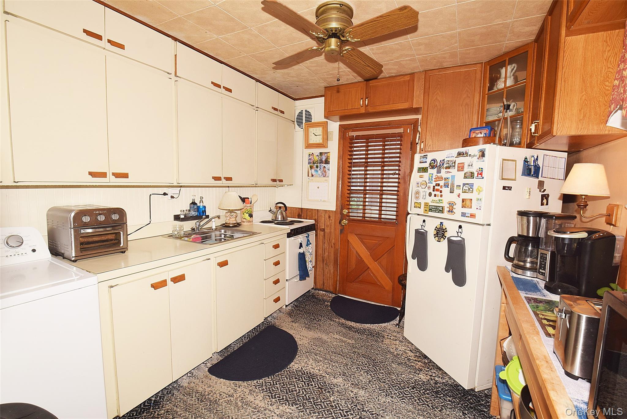 48 Barnyard Lane Property Photo 8