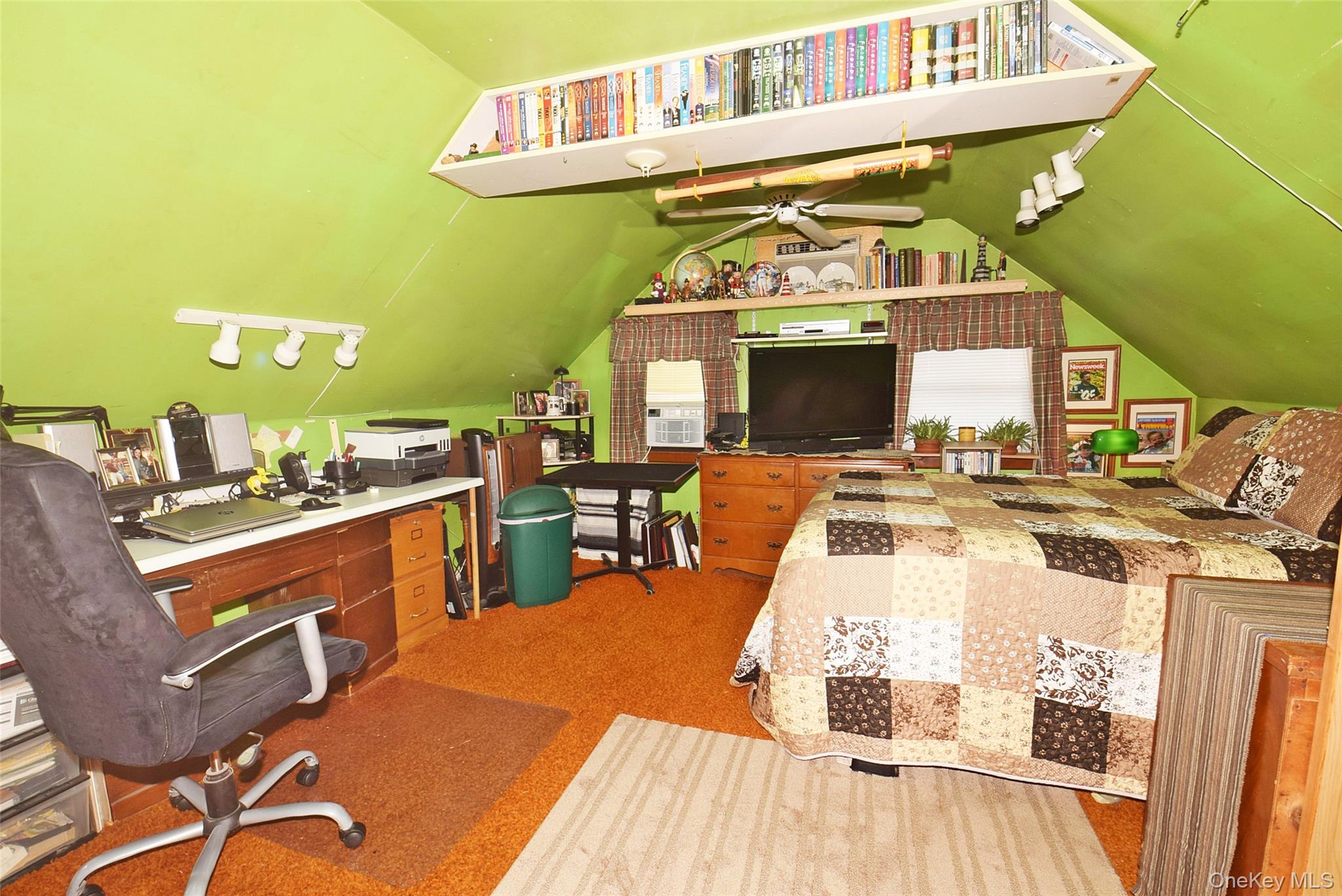 48 Barnyard Lane Property Photo 13