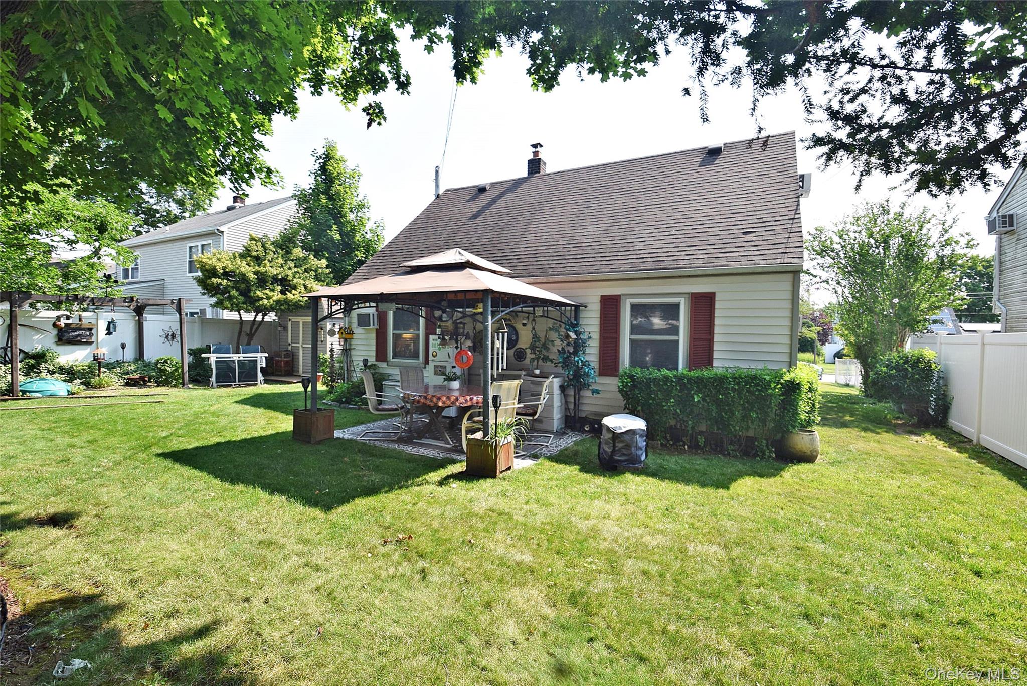 48 Barnyard Lane Property Photo 14