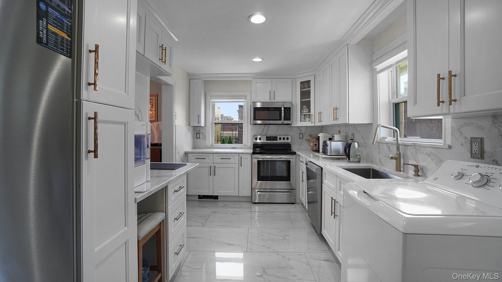 18 Edgewood Avenue Property Photo 9