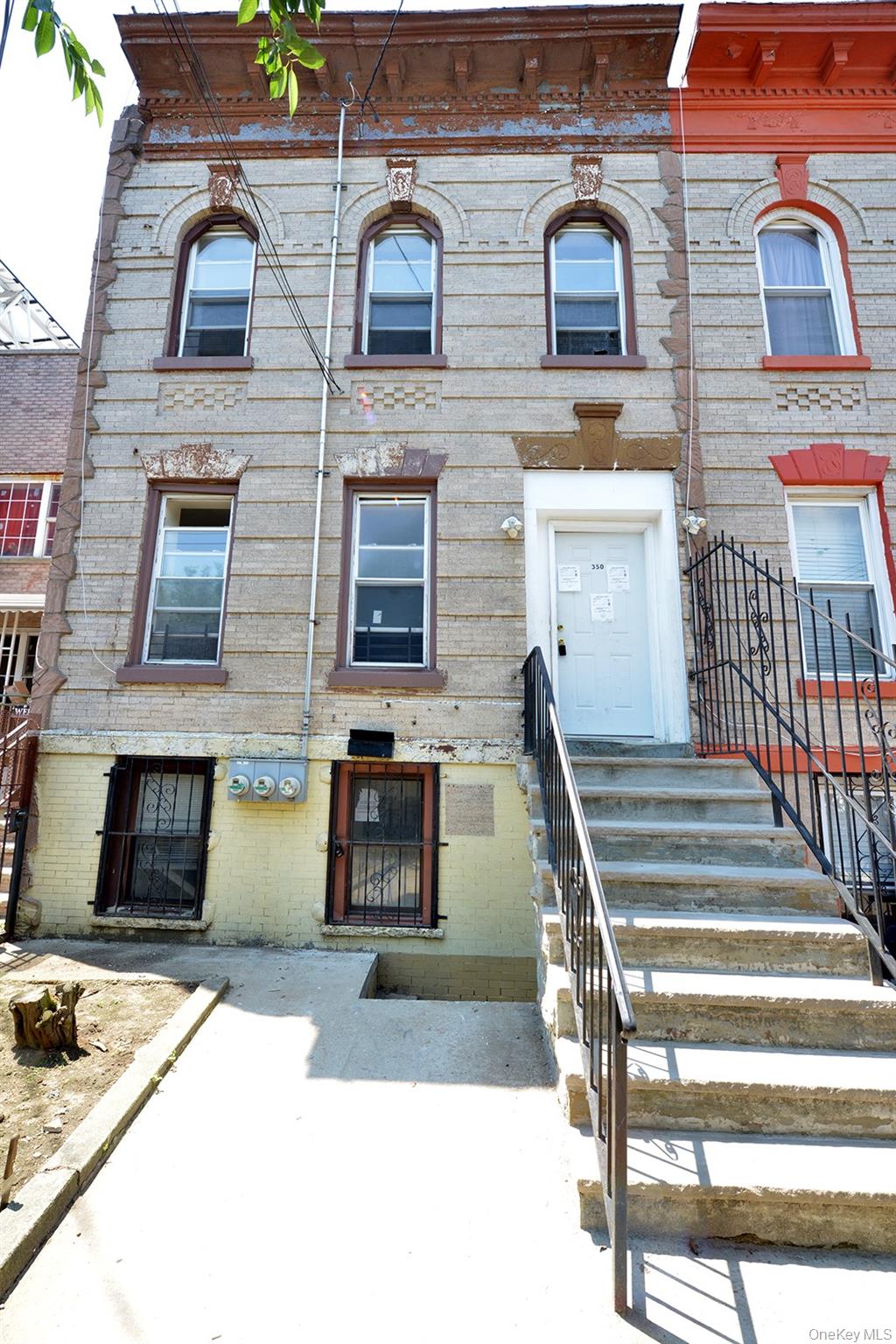 350 Montauk Avenue Property Photo 1