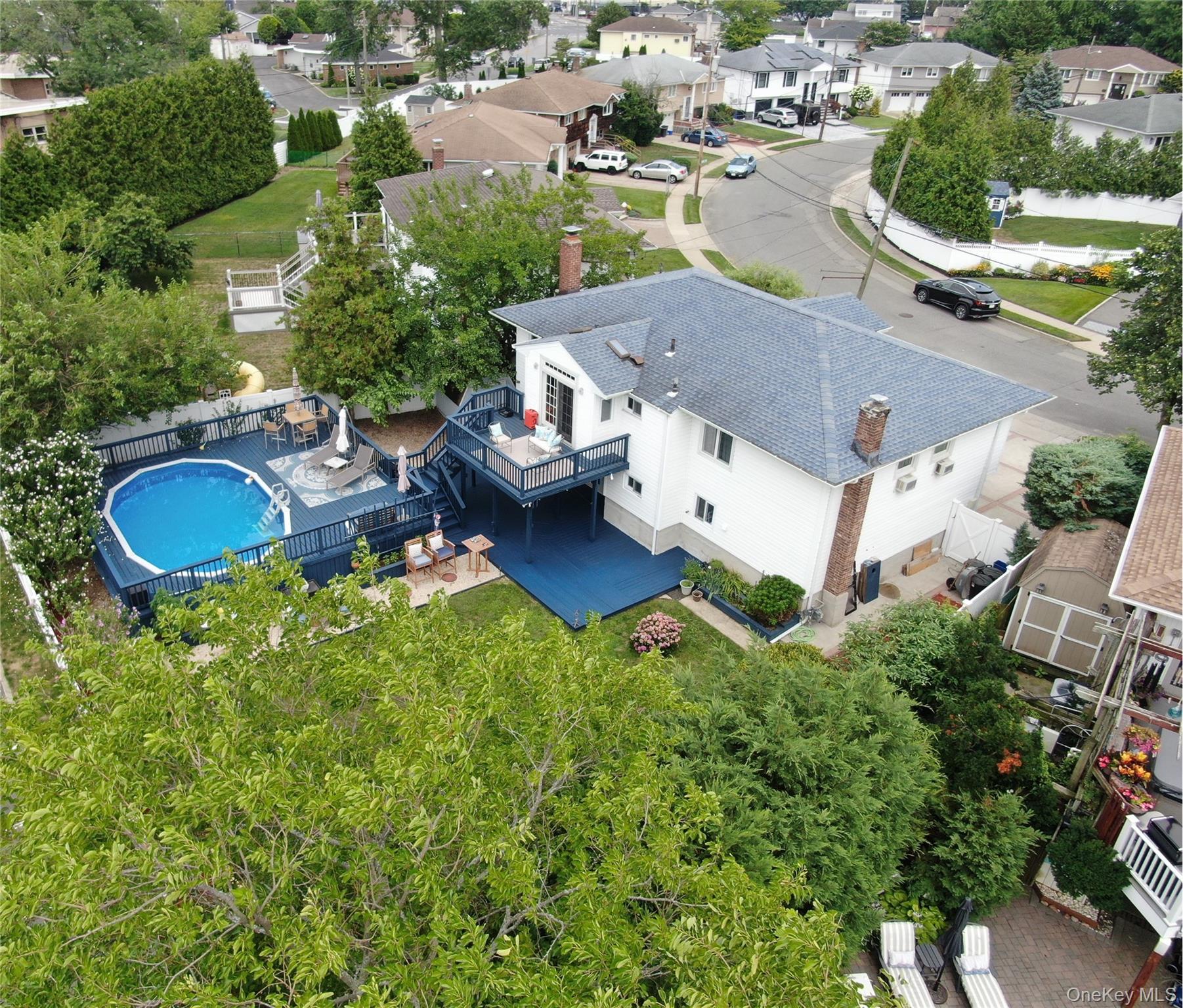 3186 Ocean Harbor Drive Property Photo 2