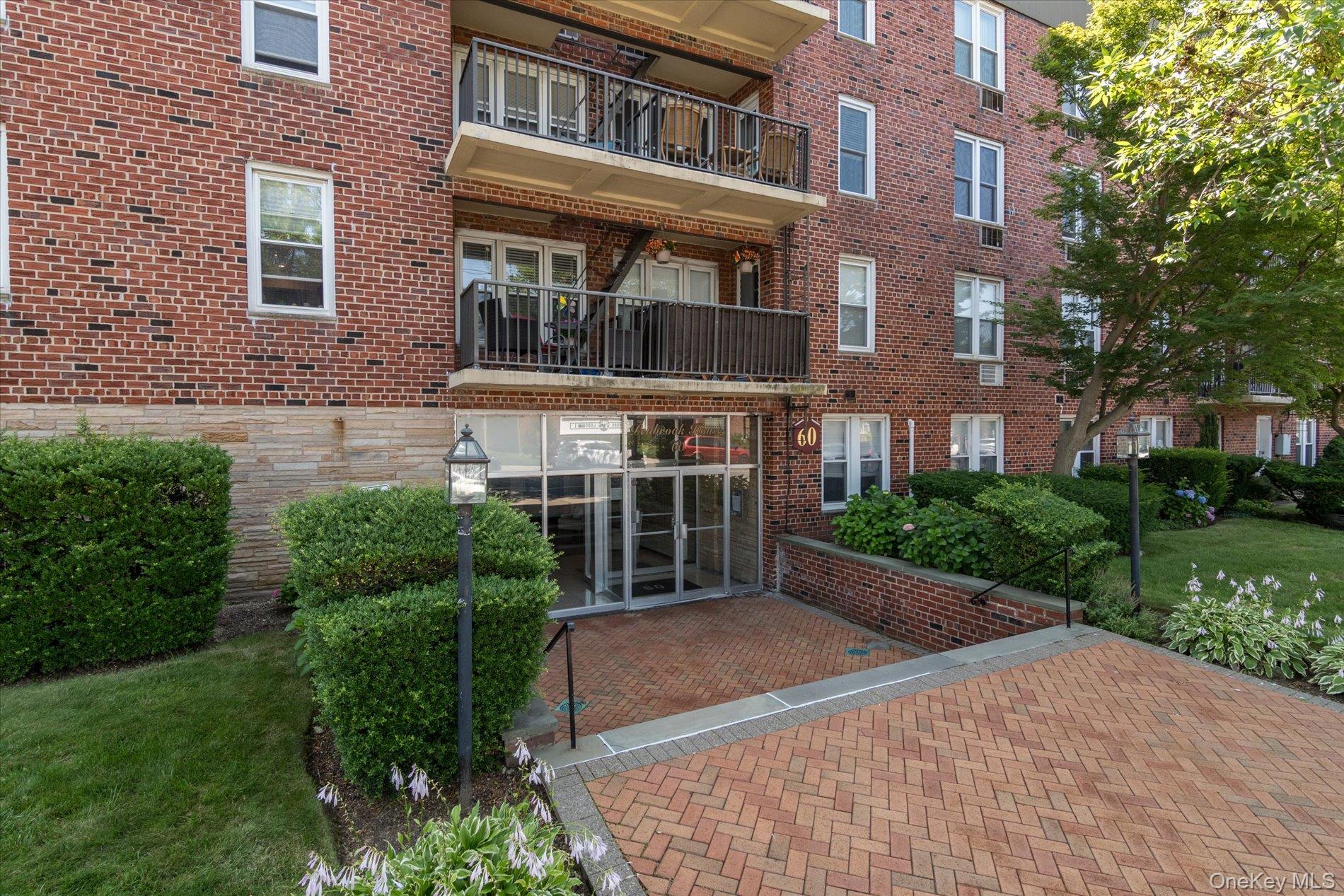 60 Hempstead Avenue 2C Property Photo 1