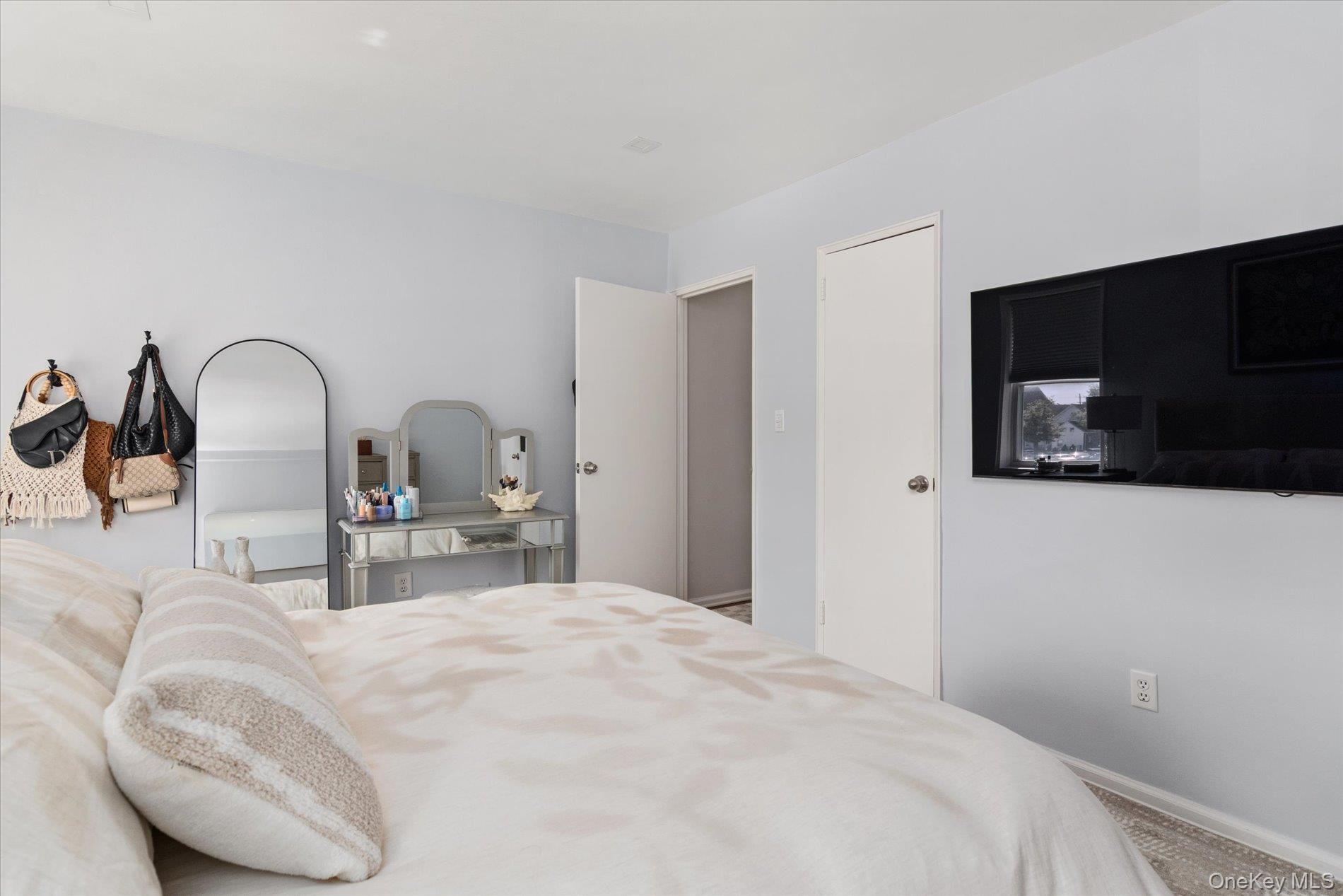 60 Hempstead Avenue 2c Property Photo 13